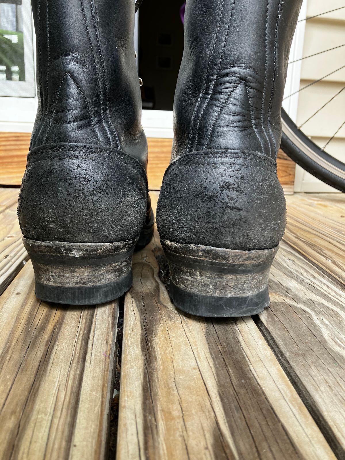 Photo by Triumph865 on June 15, 2023 of the Frank's Boots Type 2 Highlander in Seidel Black Oil Tan Roughout.