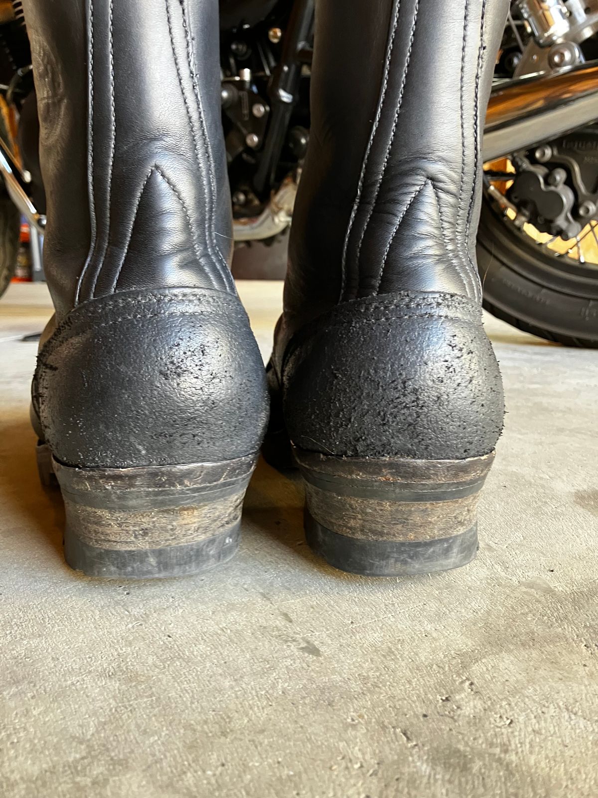 Photo by Triumph865 on September 23, 2023 of the Frank's Boots Type 2 Highlander in Seidel Black Oil Tan Roughout.