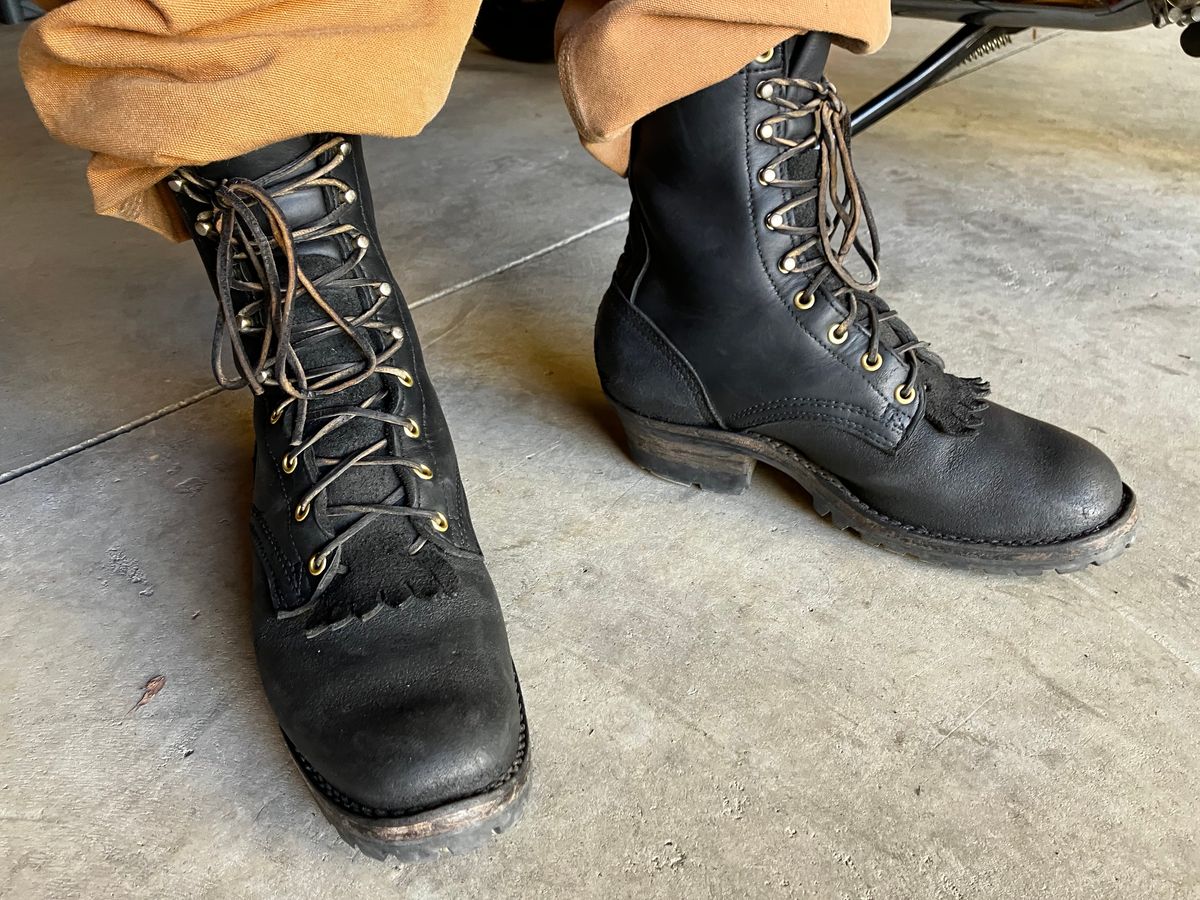 Photo by Triumph865 on September 23, 2023 of the Frank's Boots Type 2 Highlander in Seidel Black Oil Tan Roughout.