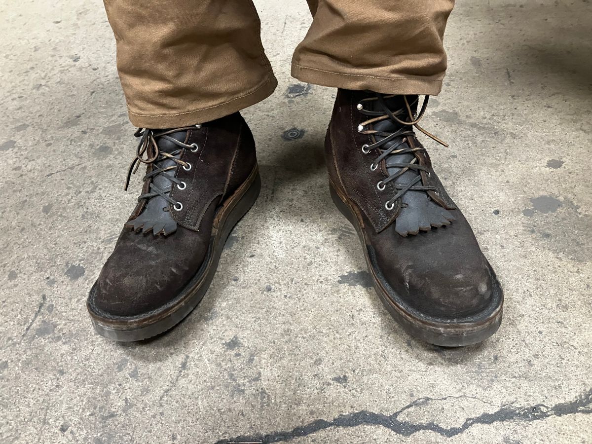 Photo by Triumph865 on January 14, 2025 of the Frank's Boots Rainier in Seidel Mocha Oil Tan Roughout.