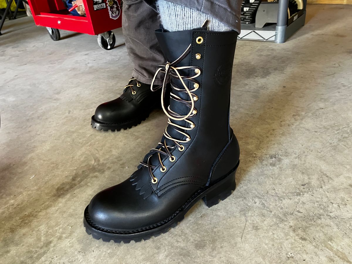 Photo by Triumph865 on September 21, 2023 of the Frank's Boots The Patriot in Seidel Black Oil Tan.