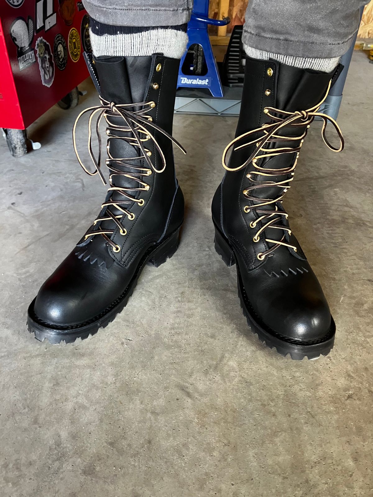 Photo by Triumph865 on September 21, 2023 of the Frank's Boots The Patriot in Seidel Black Oil Tan.