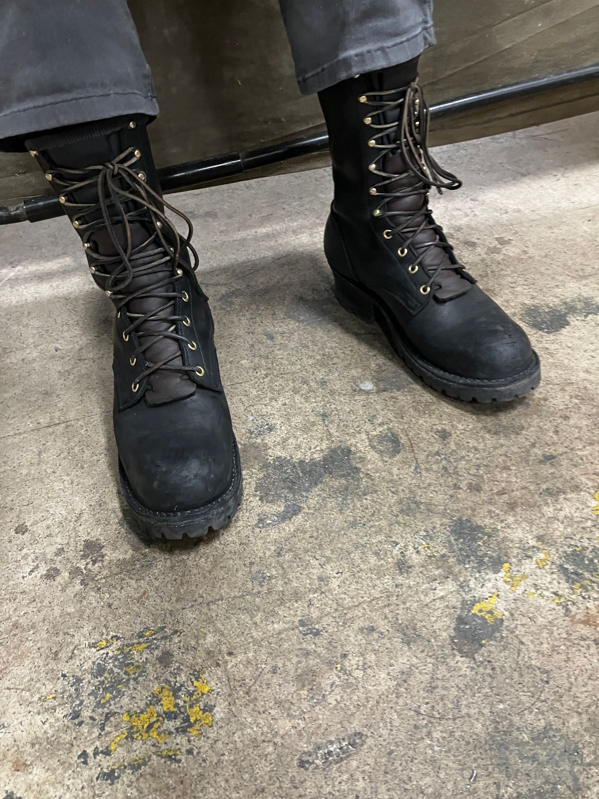 Photo by Triumph865 on November 20, 2023 of the Frank's Boots The Patriot in Seidel Black Oil Tan.