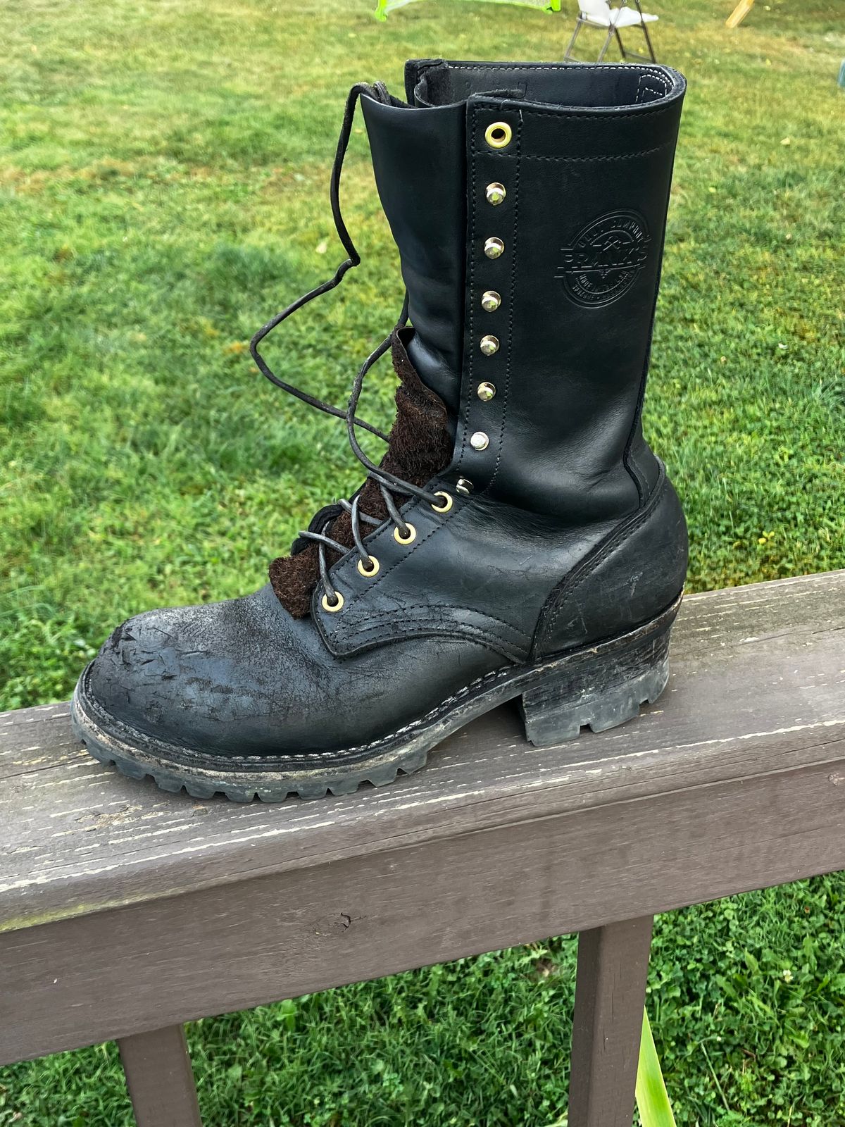 Photo by Triumph865 on August 29, 2024 of the Frank's Boots The Patriot in Seidel Black Oil Tan.