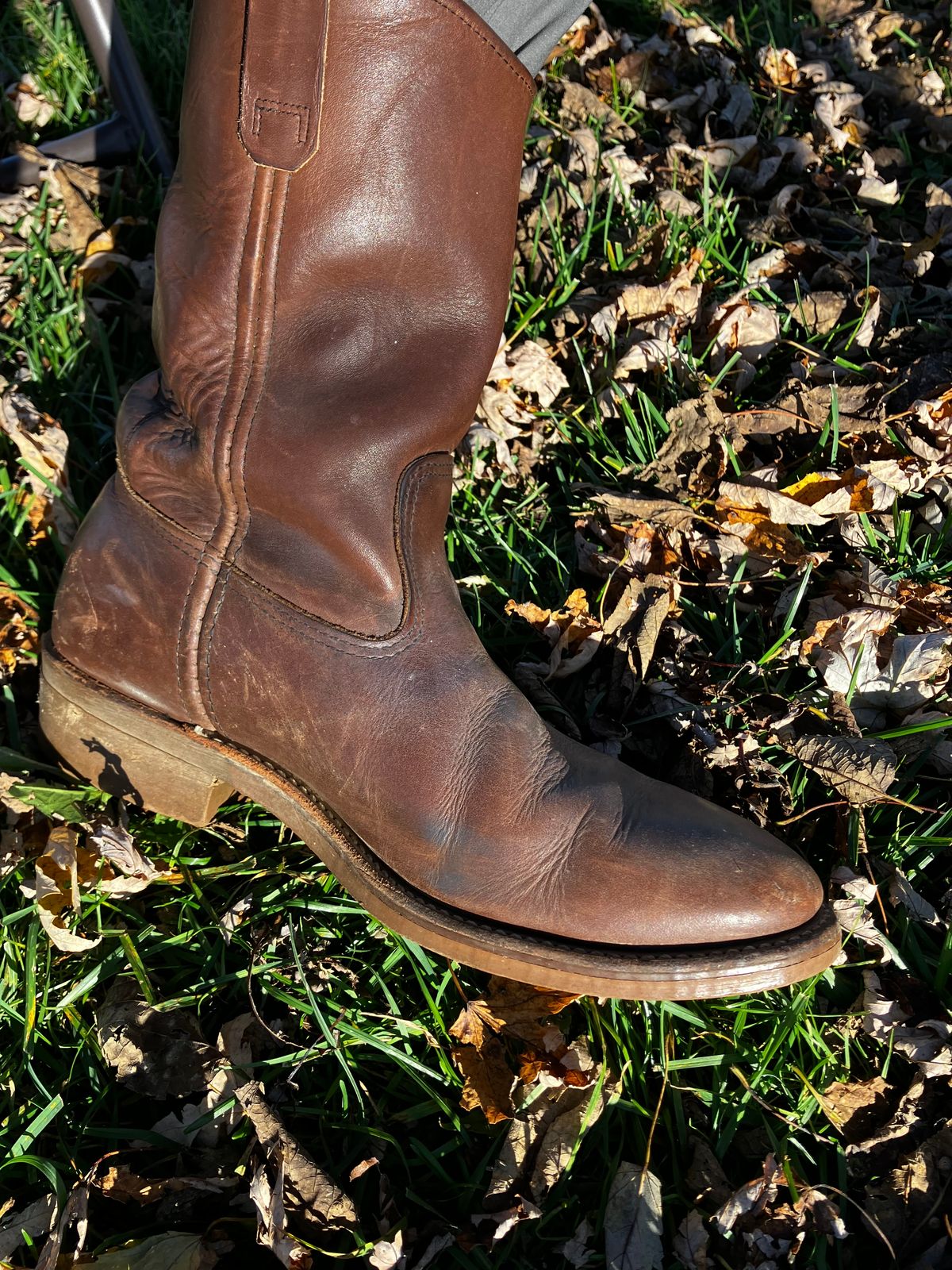 Photo by Triumph865 on November 2, 2024 of the Red Wing 1155 Nailseat in Brown Boomer.