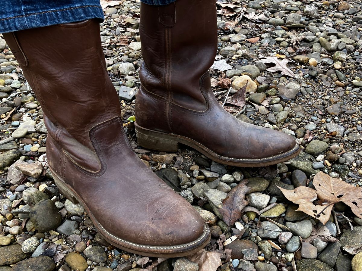 Photo by Triumph865 on November 24, 2024 of the Red Wing 1155 Nailseat in Brown Boomer.