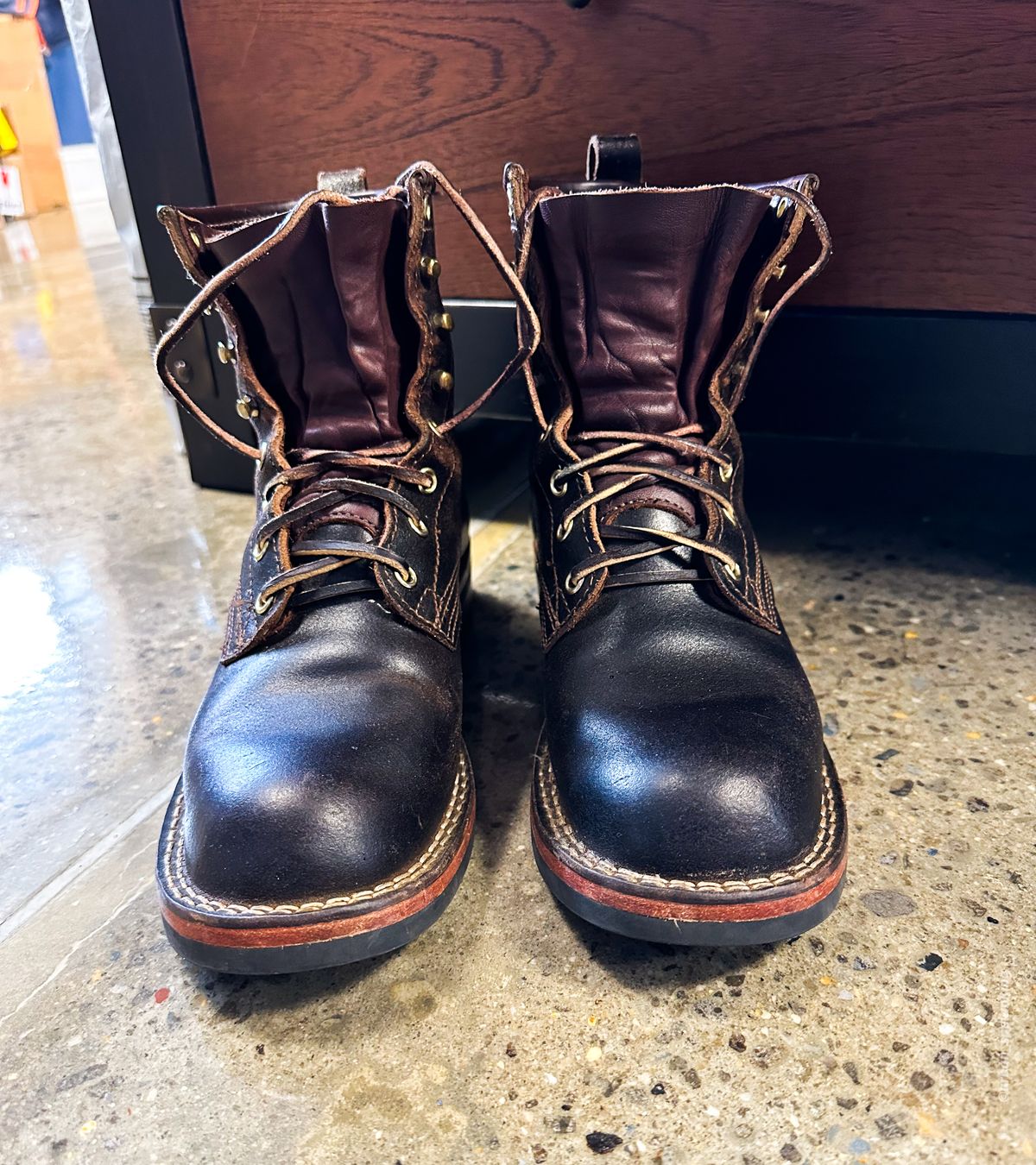 Photo by urban_spelunking on November 1, 2023 of the Nicks Falcon in Horween Brown Waxed Flesh.