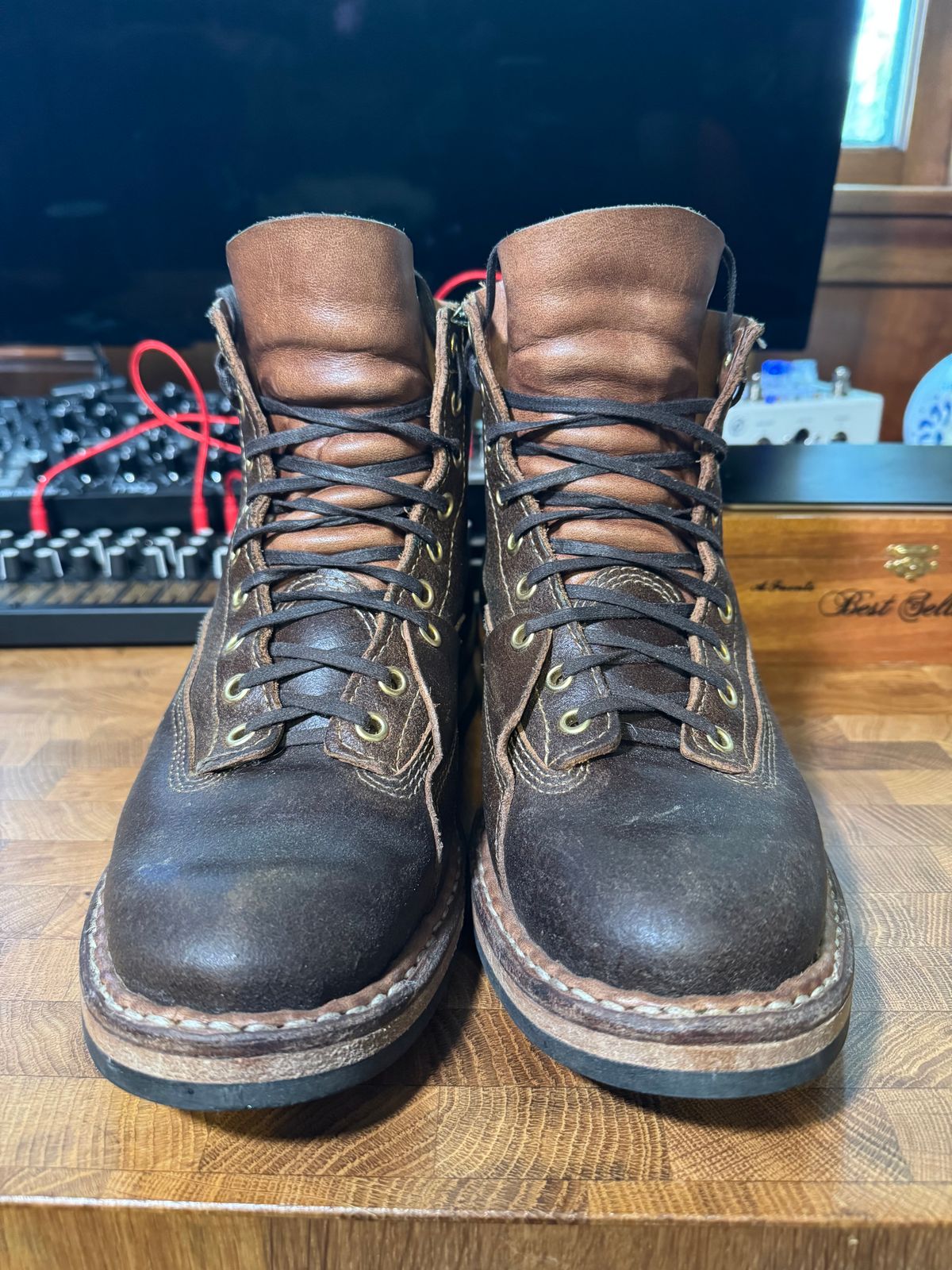 Photo by urban_spelunking on November 1, 2025 of the White's x Division Road LTT Lineman 350 in Horween Olive Waxed Flesh.