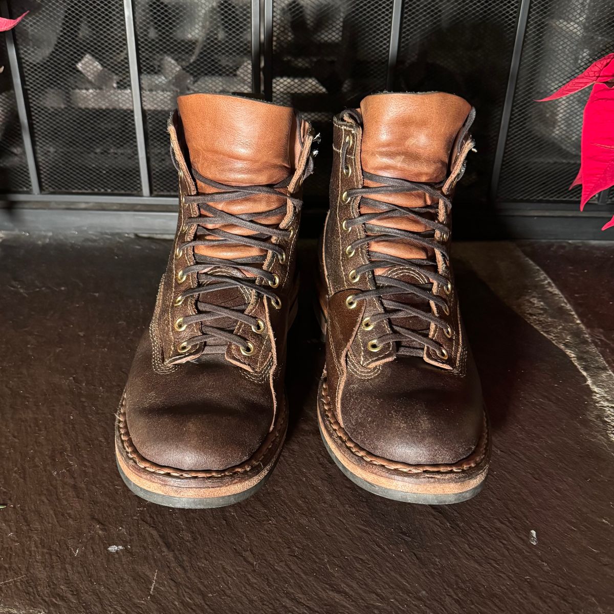 Photo by urban_spelunking on December 3, 2025 of the White's x Division Road LTT Lineman 350 in Horween Olive Waxed Flesh.