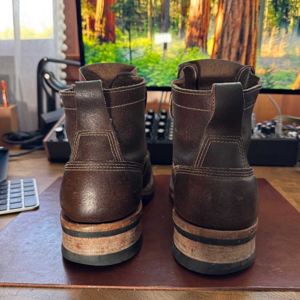 Photo by urban_spelunking on January 4, 2026 of the White's x Division Road LTT Lineman 350 in Horween Olive Waxed Flesh.