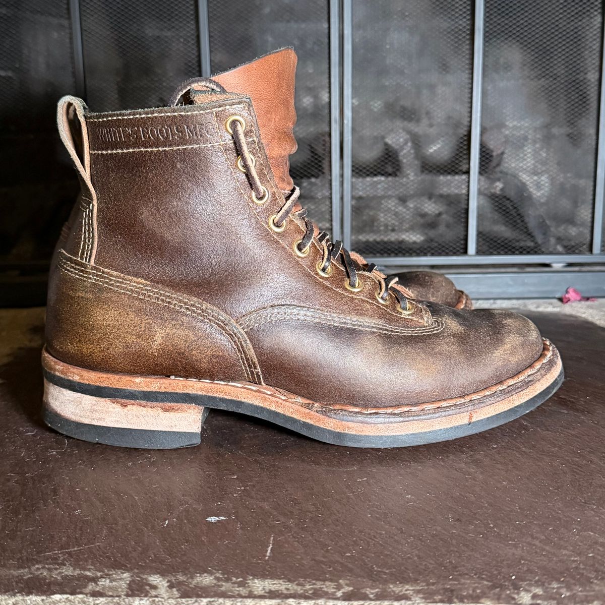 Photo by urban_spelunking on January 29, 2026 of the White's x Division Road LTT Lineman 350 in Horween Olive Waxed Flesh.