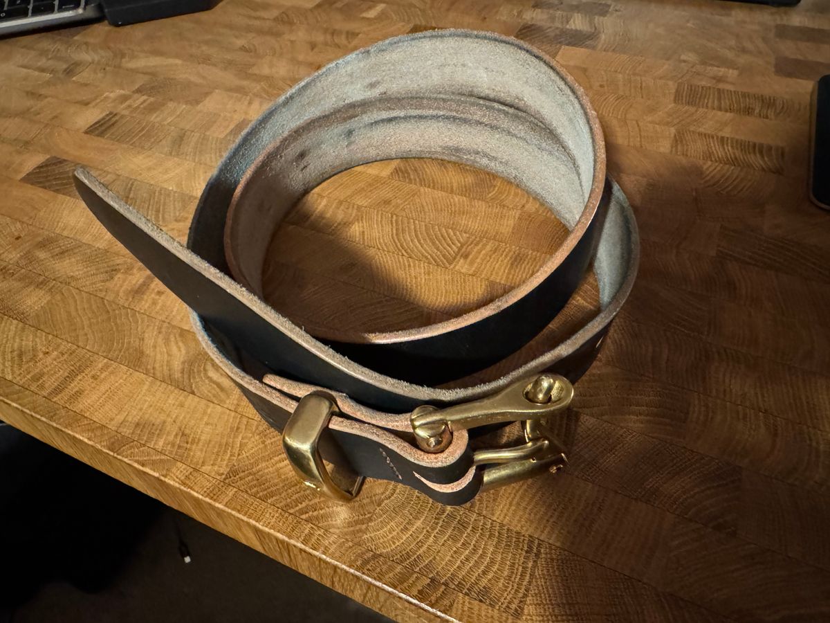 Photo by urban_spelunking on December 6, 2025 of the Pigeon Tree 1.5” Quick Release Belt in Klondike Black Teacore.