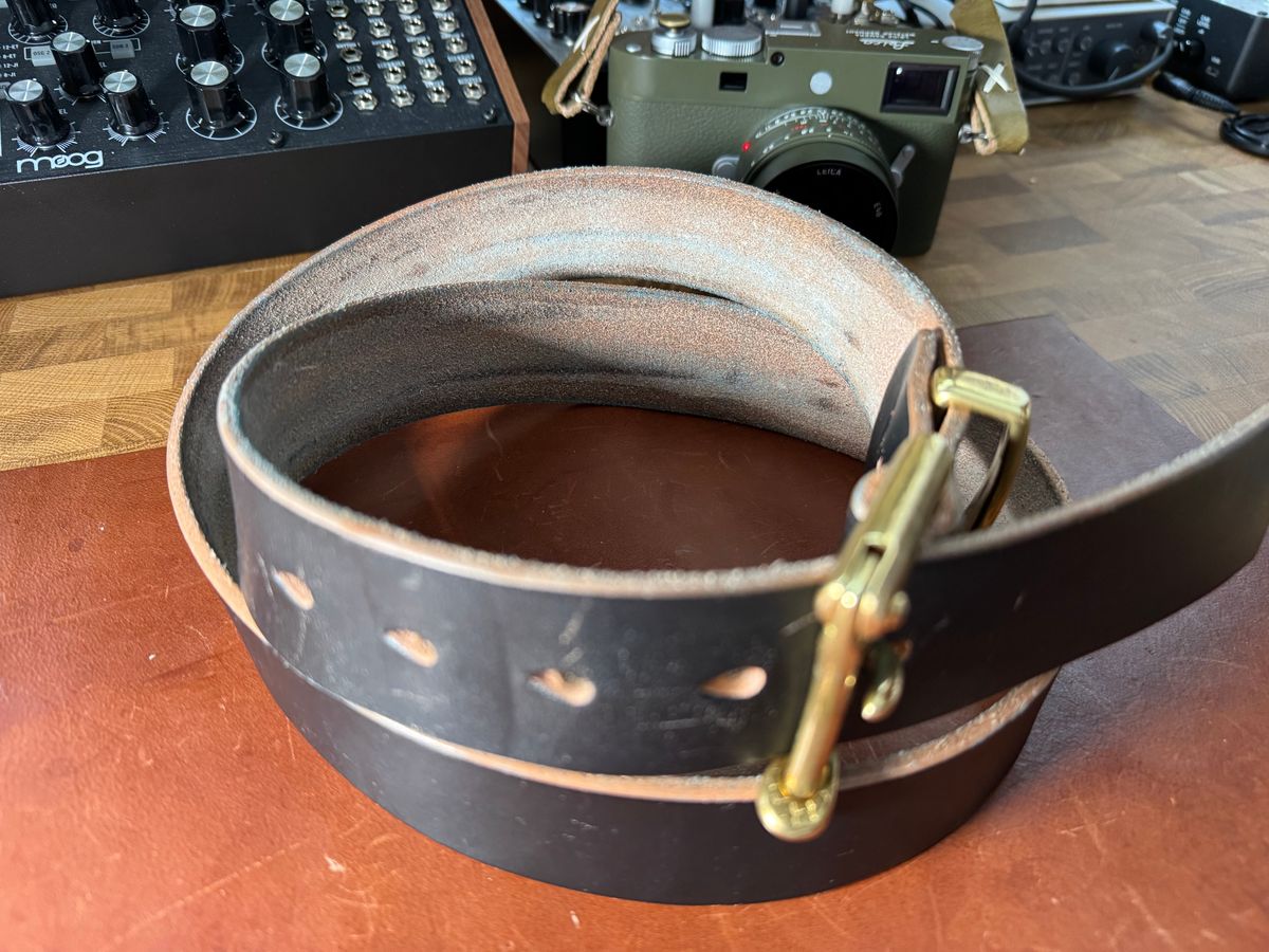 Photo by urban_spelunking on January 4, 2026 of the Pigeon Tree 1.5” Quick Release Belt in Klondike Black Teacore.