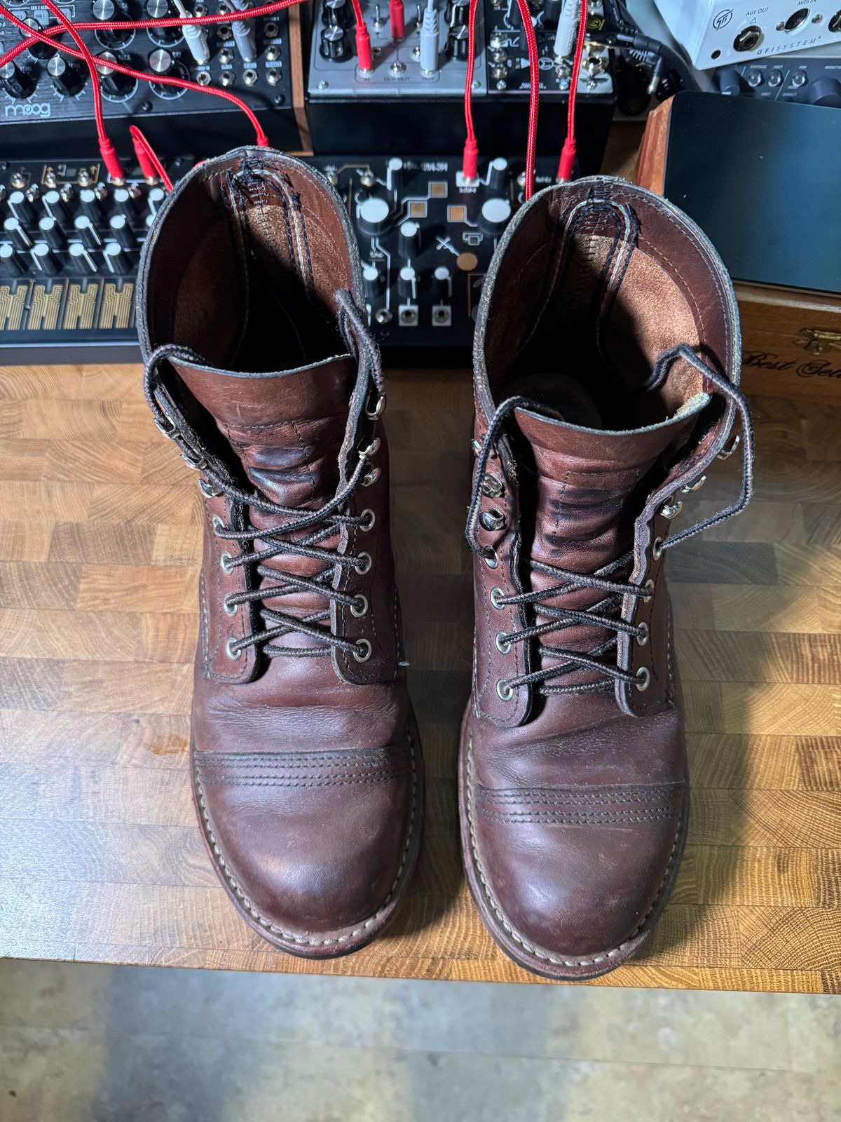 Photo by urban_spelunking on November 1, 2025 of the Red Wing Iron Ranger in Horween Coppertone Chromexcel.