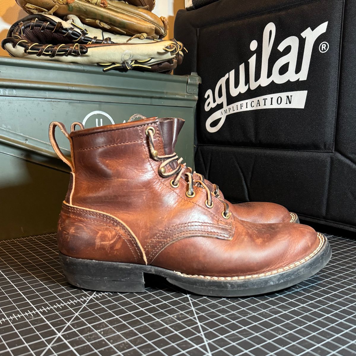 Photo by urban_spelunking on January 3, 2025 of the Nicks Custom Model in Italian Brown Cypress.