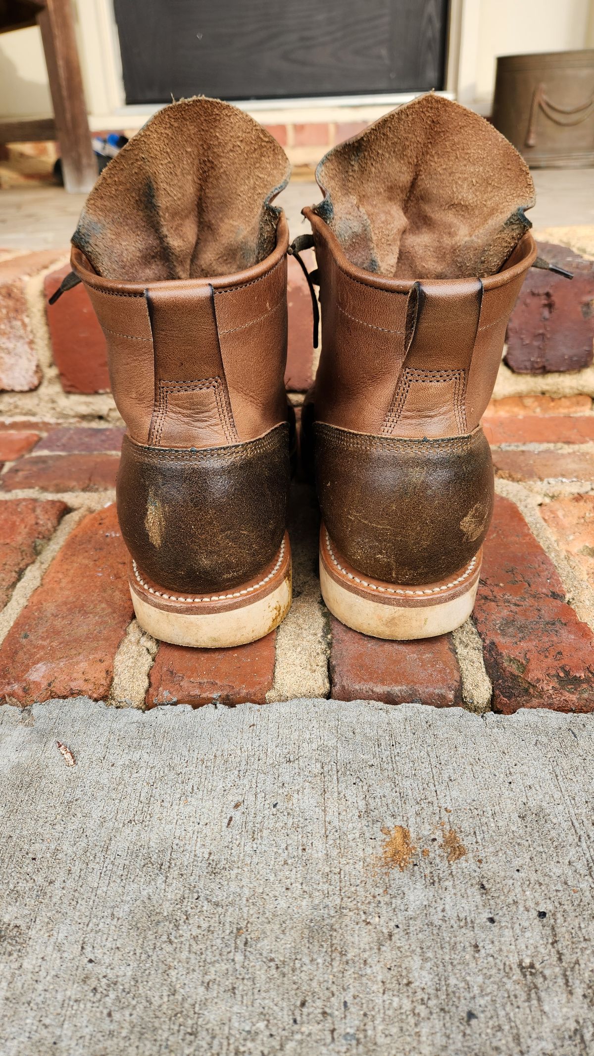 Photo by WeltedOne on February 4, 2024 of the Viberg Bobcat in Horween Olive Waxed Flesh.