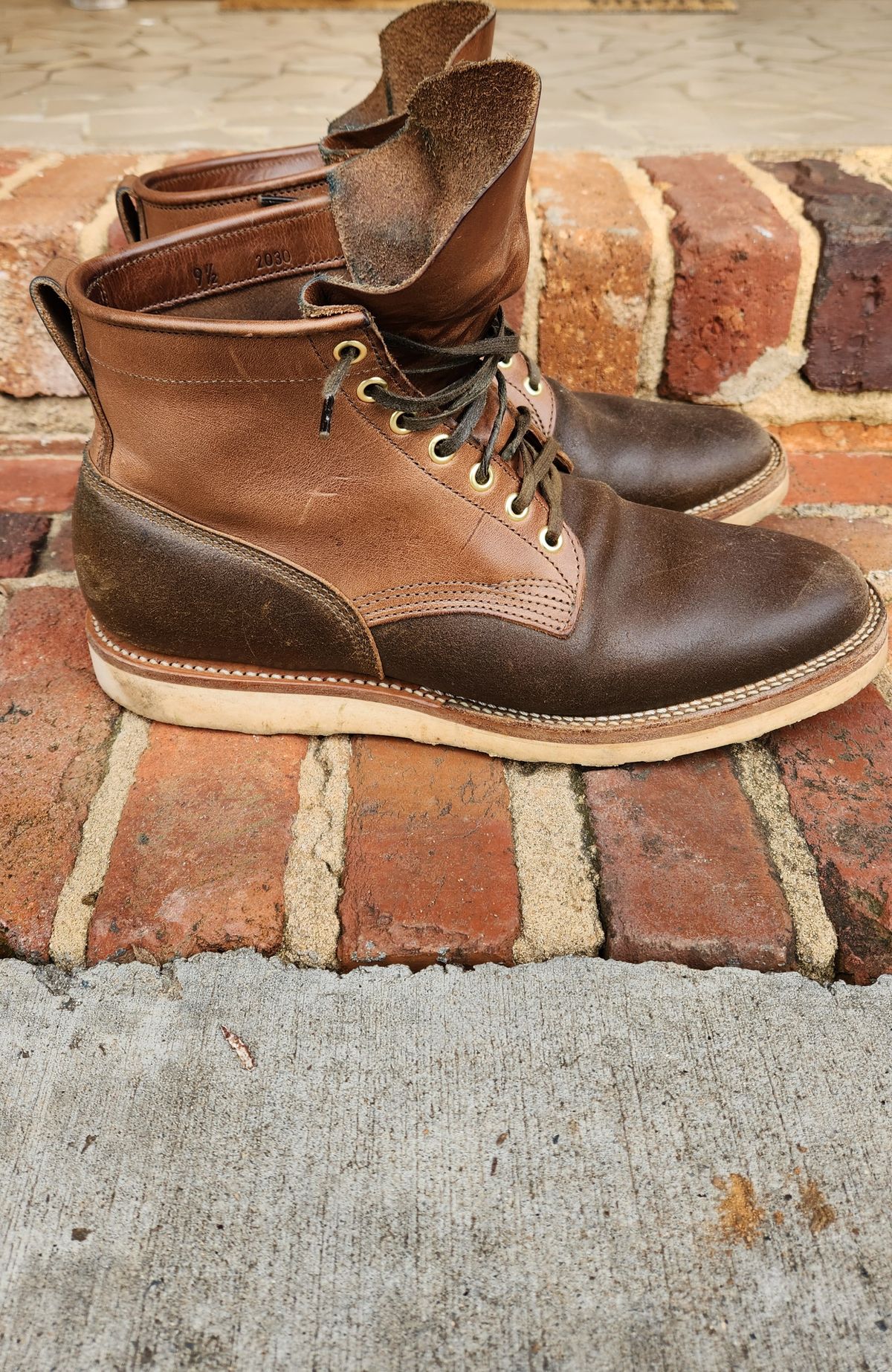 Photo by WeltedOne on February 4, 2024 of the Viberg Bobcat in Horween Olive Waxed Flesh.