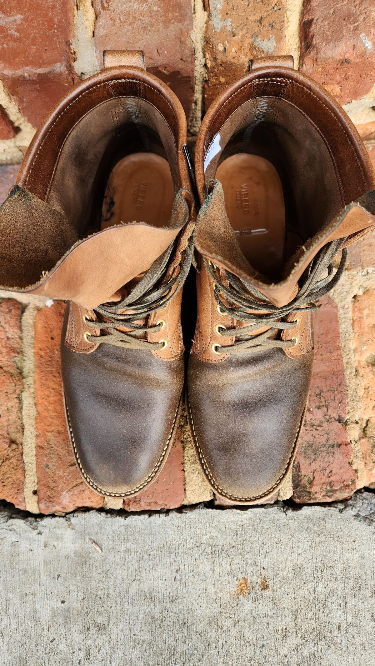 Photo by WeltedOne on February 4, 2024 of the Viberg Bobcat in Horween Olive Waxed Flesh.