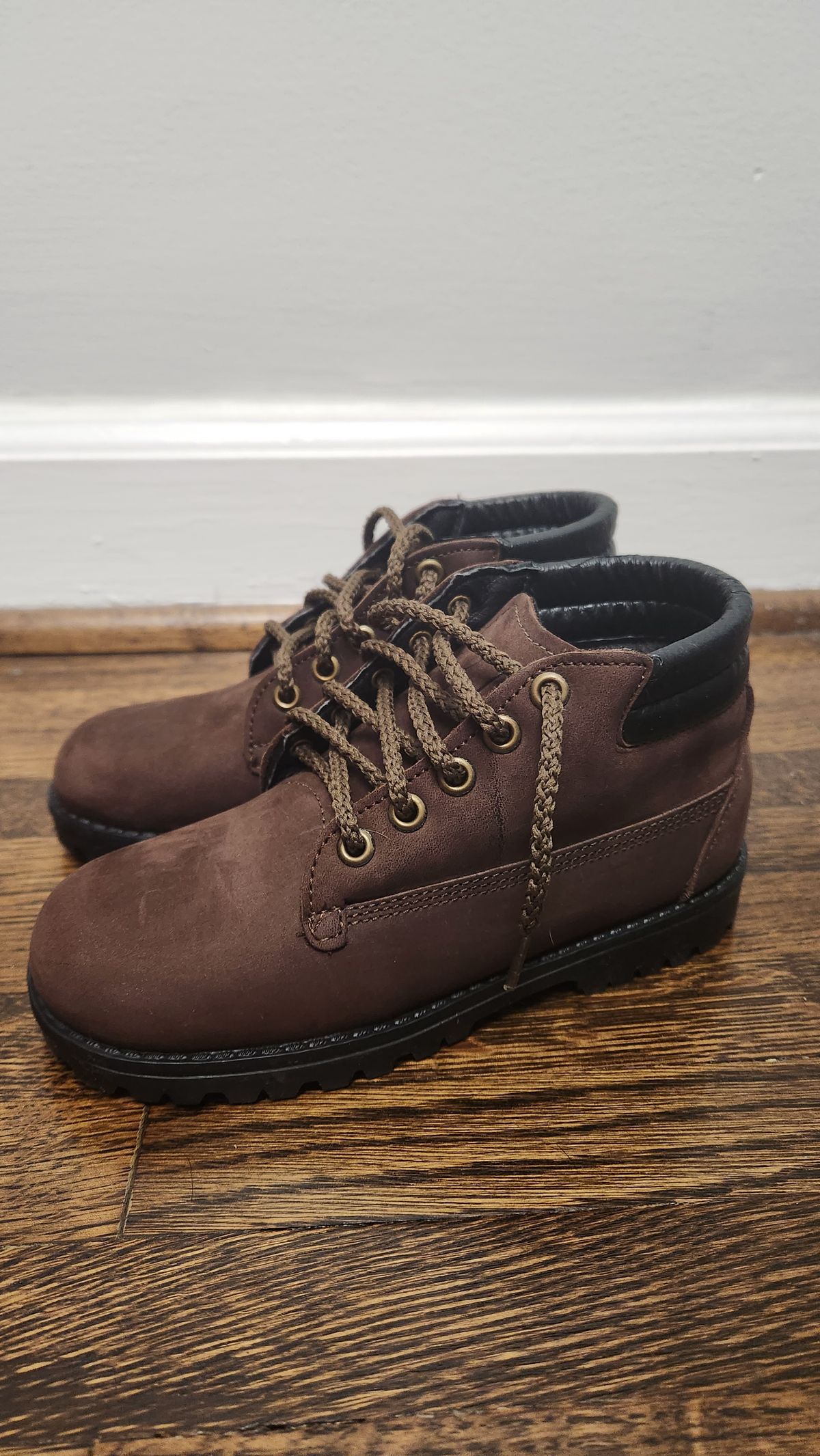 Photo by WeltedOne on October 1, 2023 of the Zimmerman Shoes Levon High Top in Chocolate Nubuck.