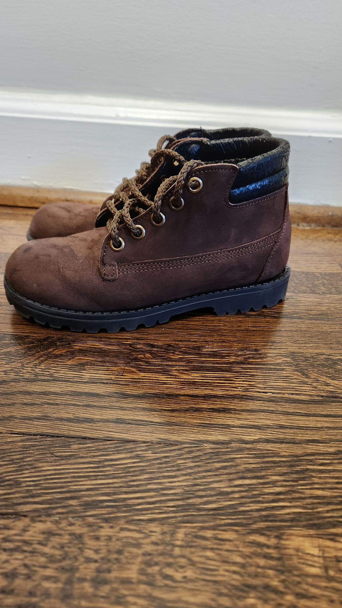 Photo by WeltedOne on November 5, 2023 of the Zimmerman Shoes Levon High Top in Chocolate Nubuck.