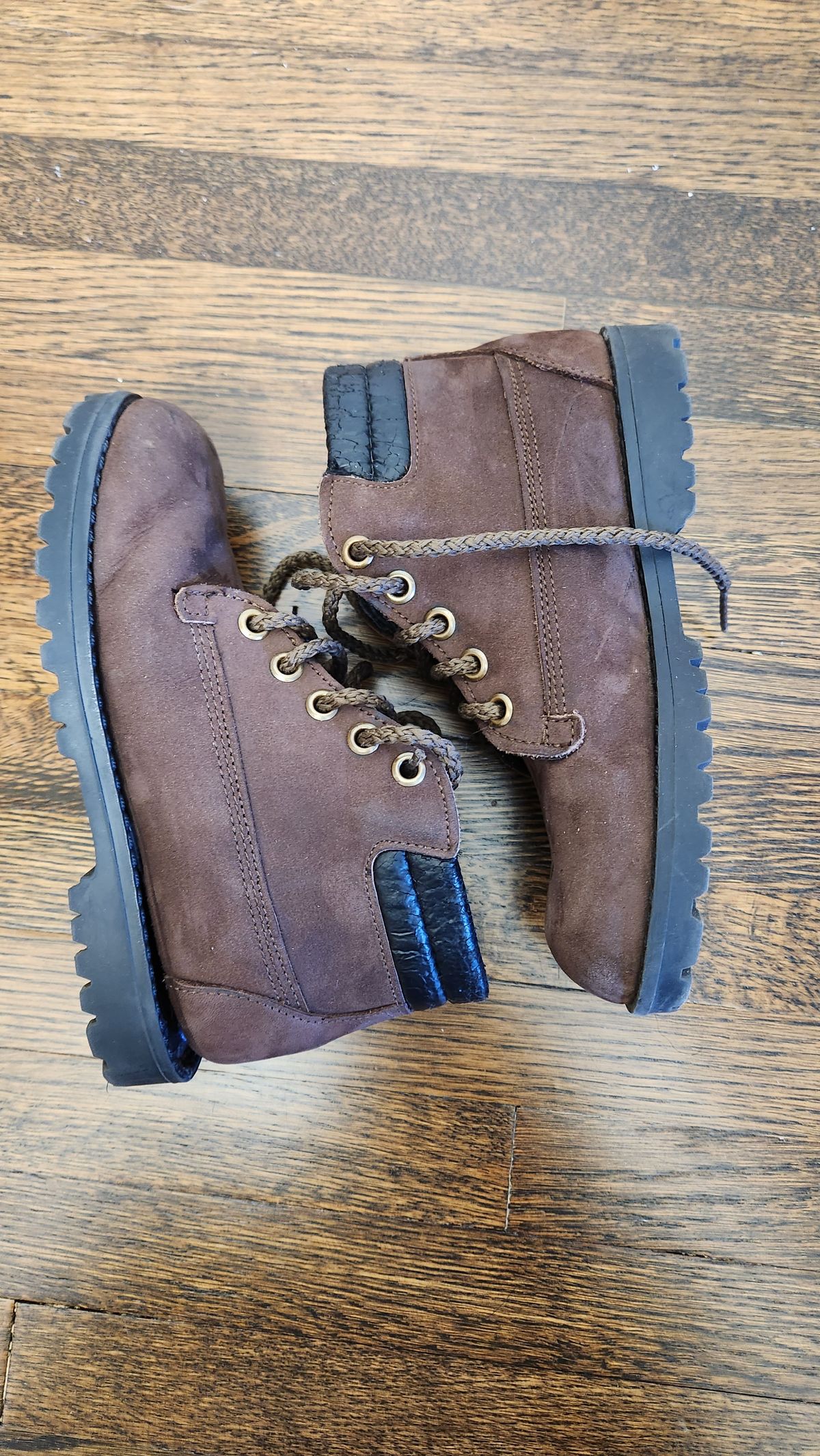 Photo by WeltedOne on November 5, 2023 of the Zimmerman Shoes Levon High Top in Chocolate Nubuck.