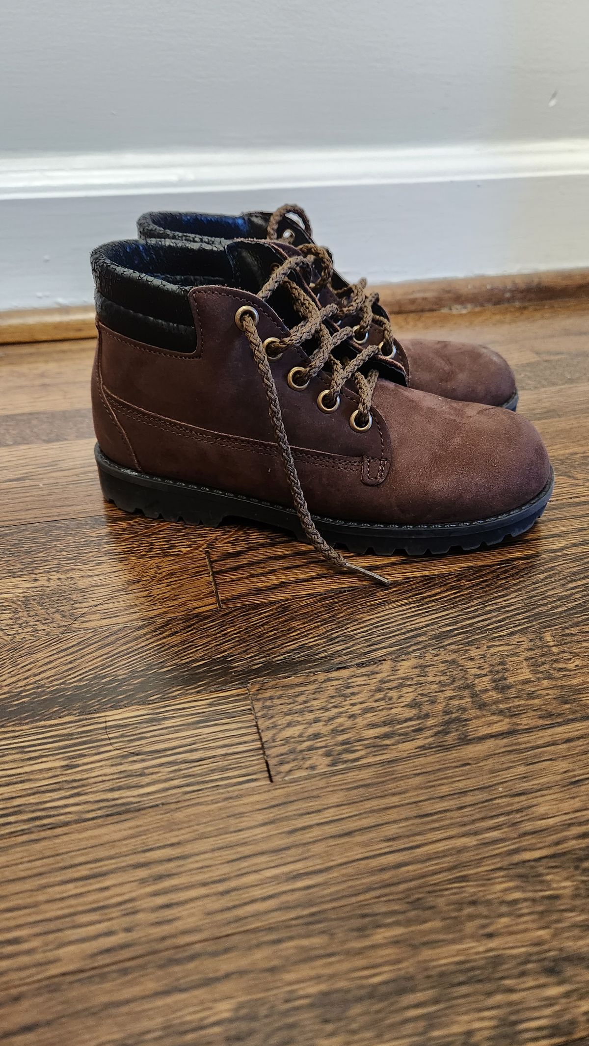 Photo by WeltedOne on November 5, 2023 of the Zimmerman Shoes Levon High Top in Chocolate Nubuck.
