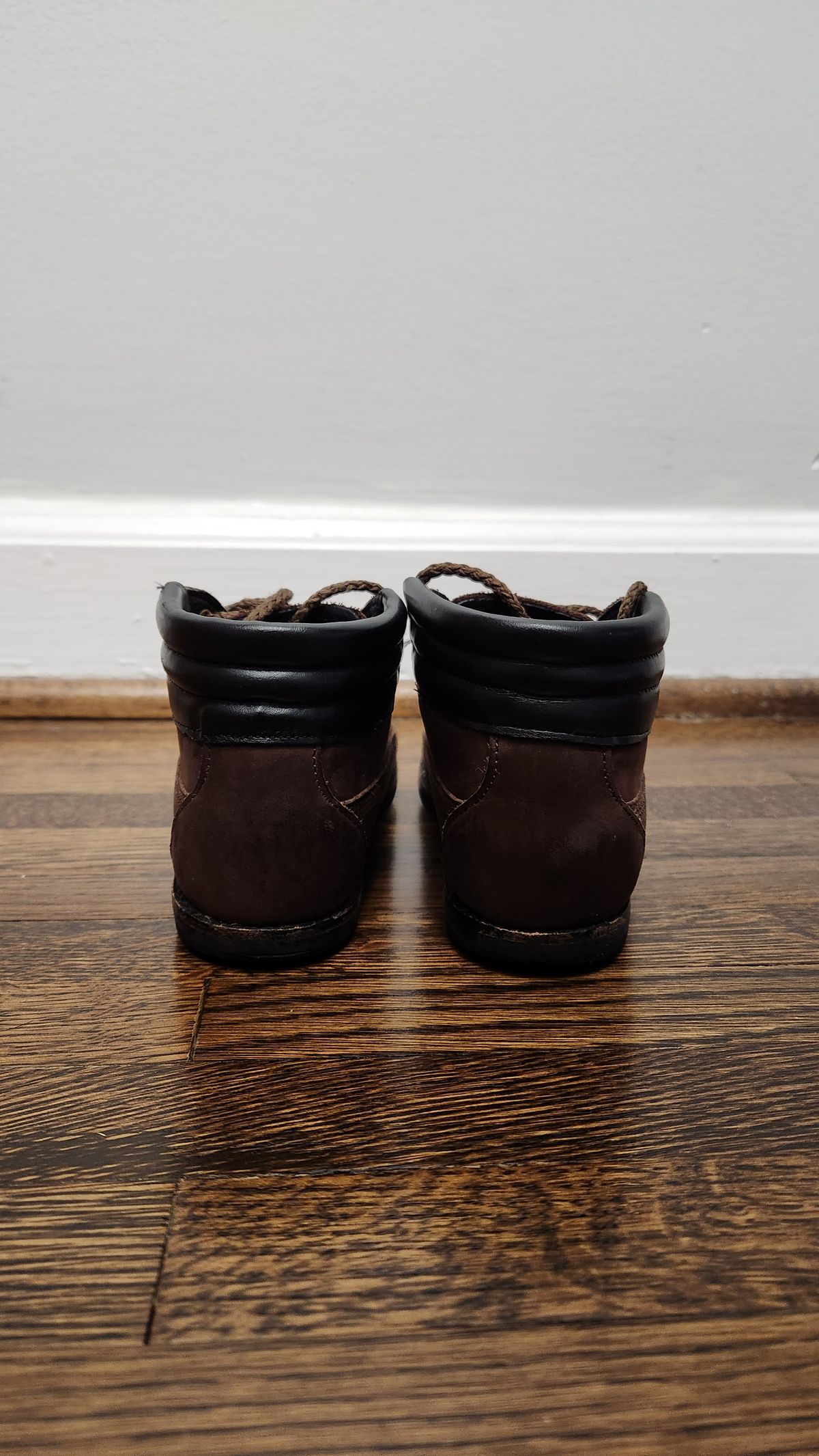 Photo by WeltedOne on December 2, 2023 of the Zimmerman Shoes Levon High Top in Chocolate Nubuck.