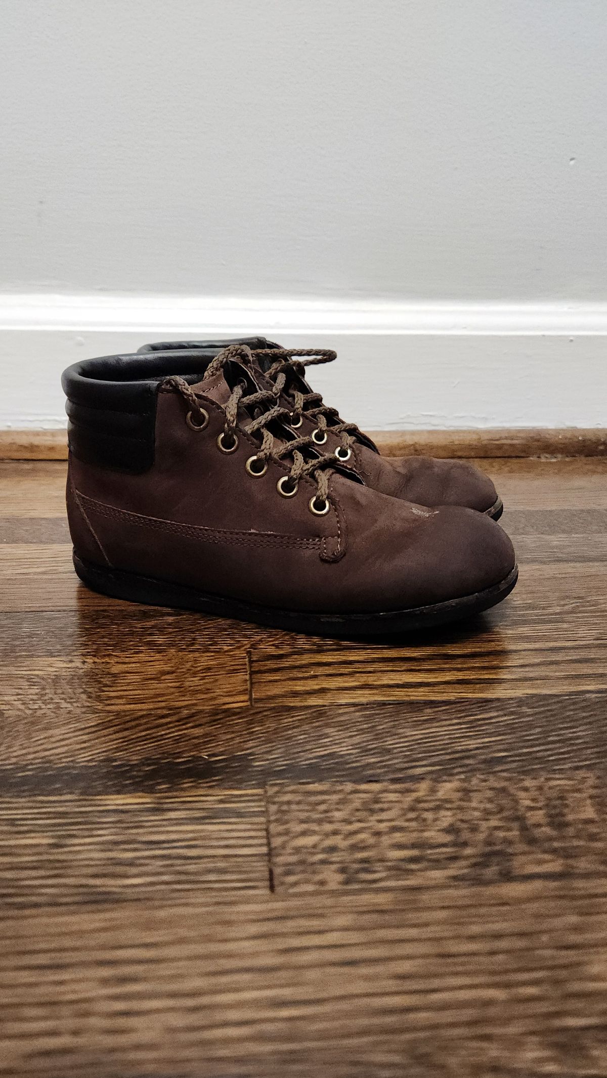 Photo by WeltedOne on December 2, 2023 of the Zimmerman Shoes Levon High Top in Chocolate Nubuck.