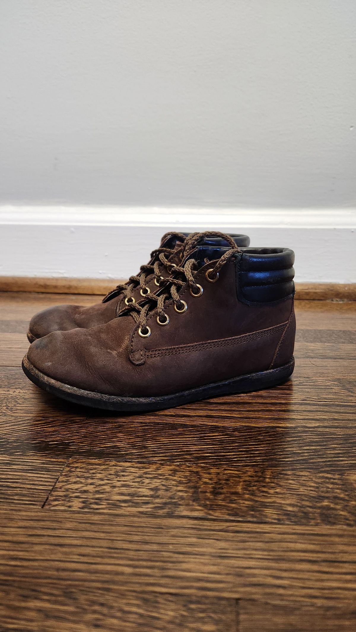 Photo by WeltedOne on January 5, 2024 of the Zimmerman Shoes Levon High Top in Chocolate Nubuck.