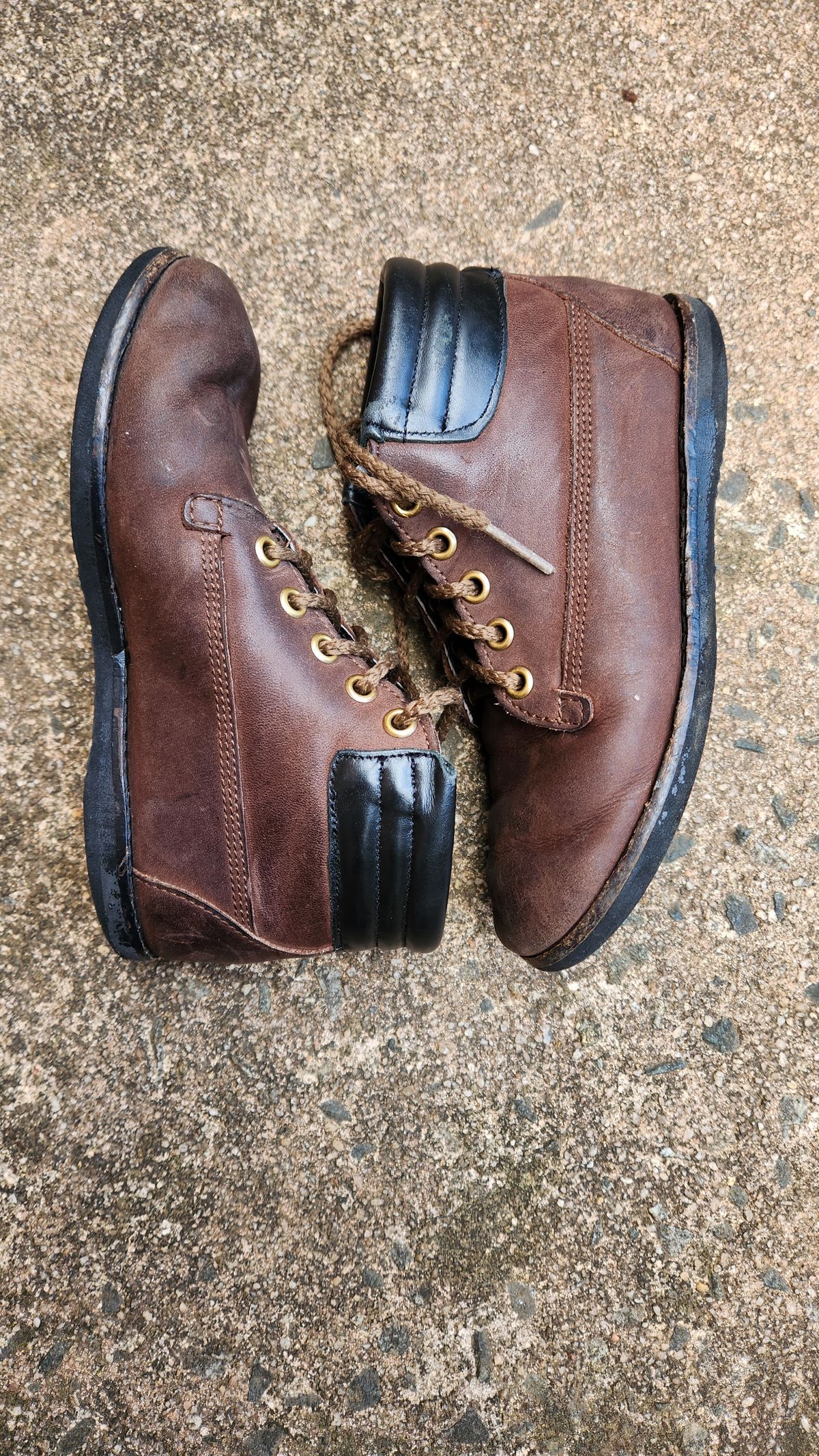Photo by WeltedOne on March 4, 2024 of the Zimmerman Shoes Levon High Top in Chocolate Nubuck.