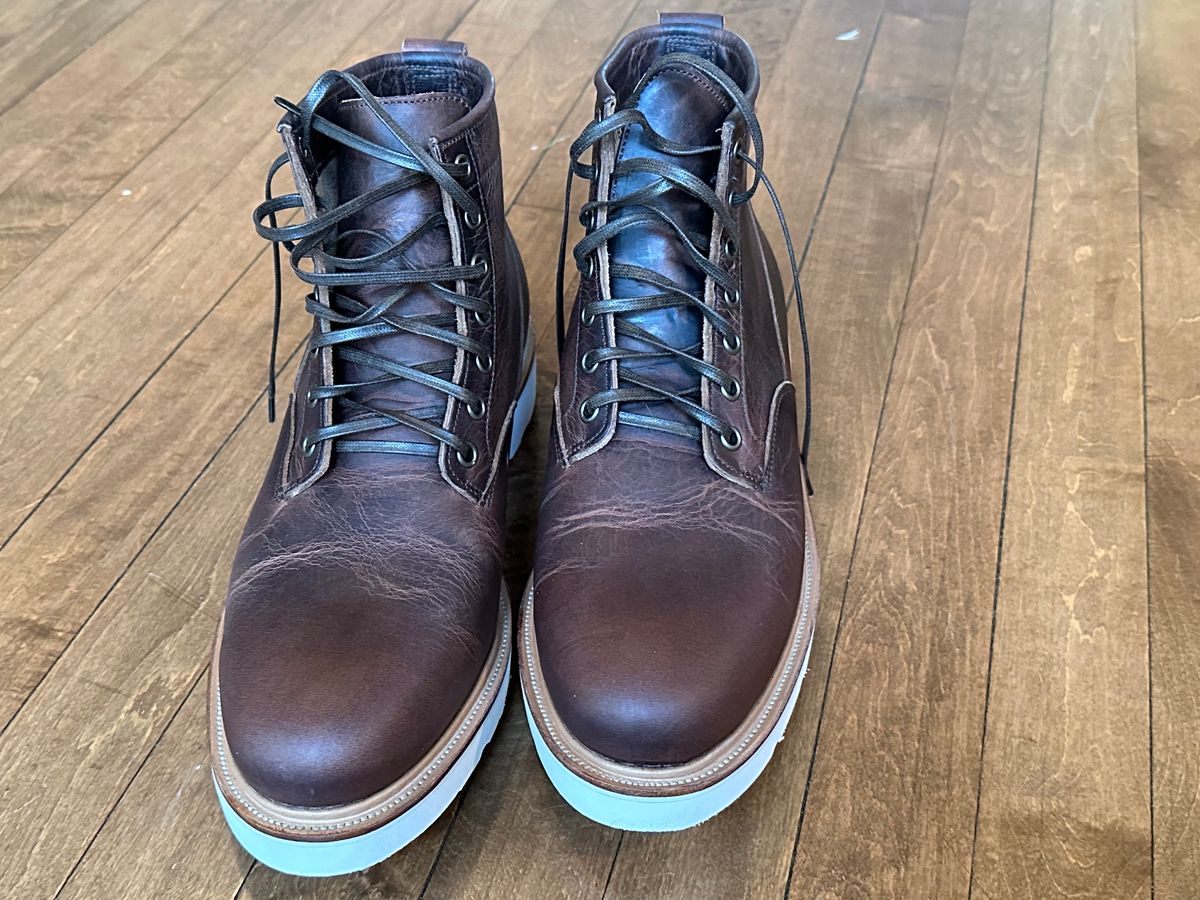 Photo by pesayerm on October 27, 2023 of the Viberg Scout Boot in Horween Rowdy Dachshund.