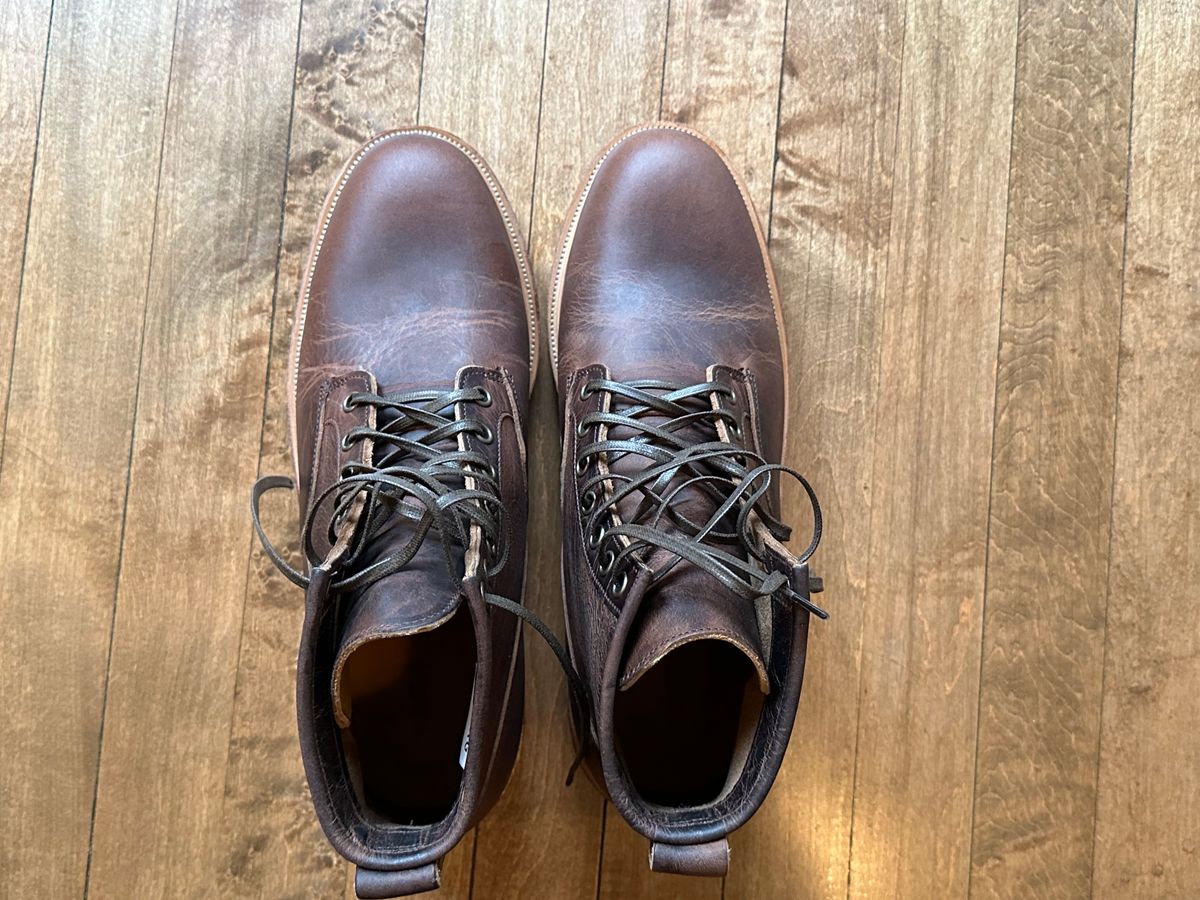 Photo by pesayerm on October 27, 2023 of the Viberg Scout Boot in Horween Rowdy Dachshund.