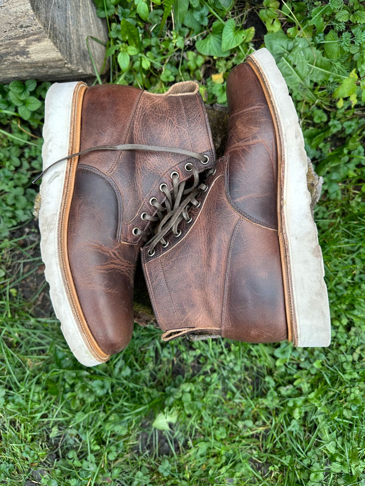 Photo by pesayerm on November 5, 2023 of the Viberg Scout Boot in Horween Rowdy Dachshund.