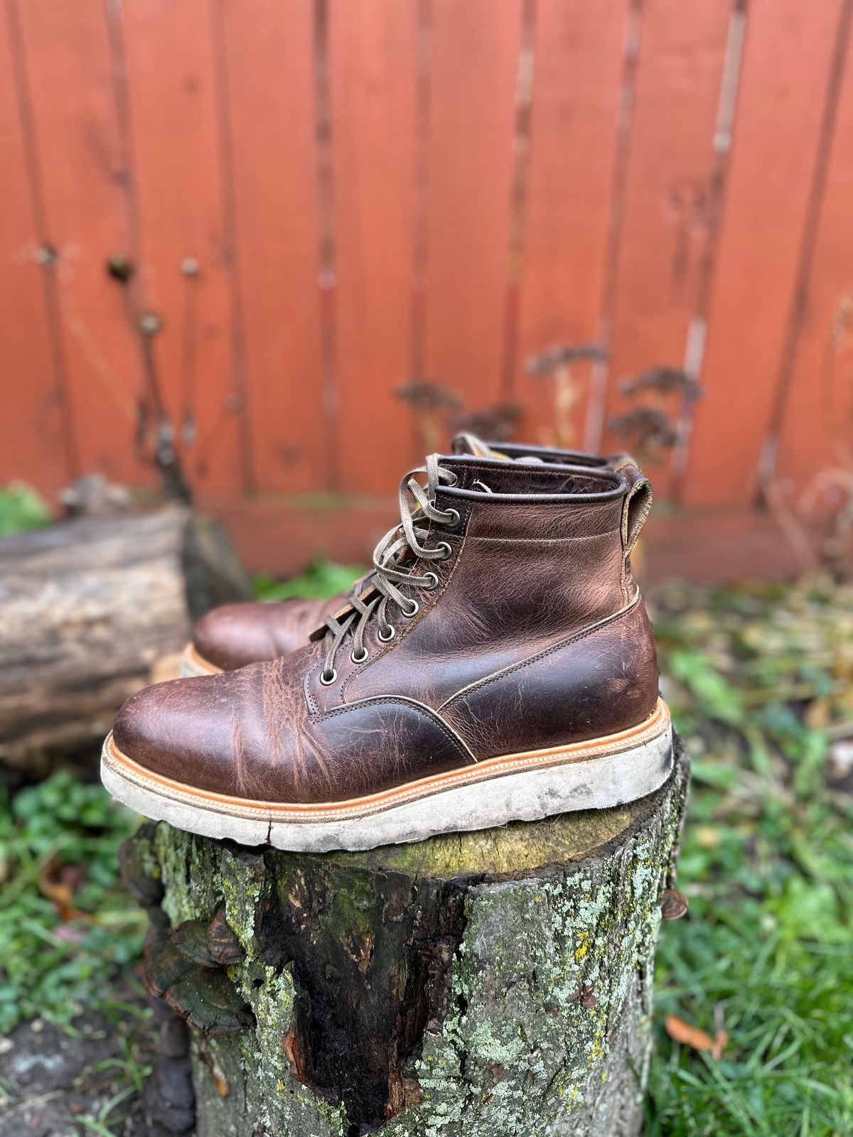 Photo by pesayerm on December 5, 2023 of the Viberg Scout Boot in Horween Rowdy Dachshund.