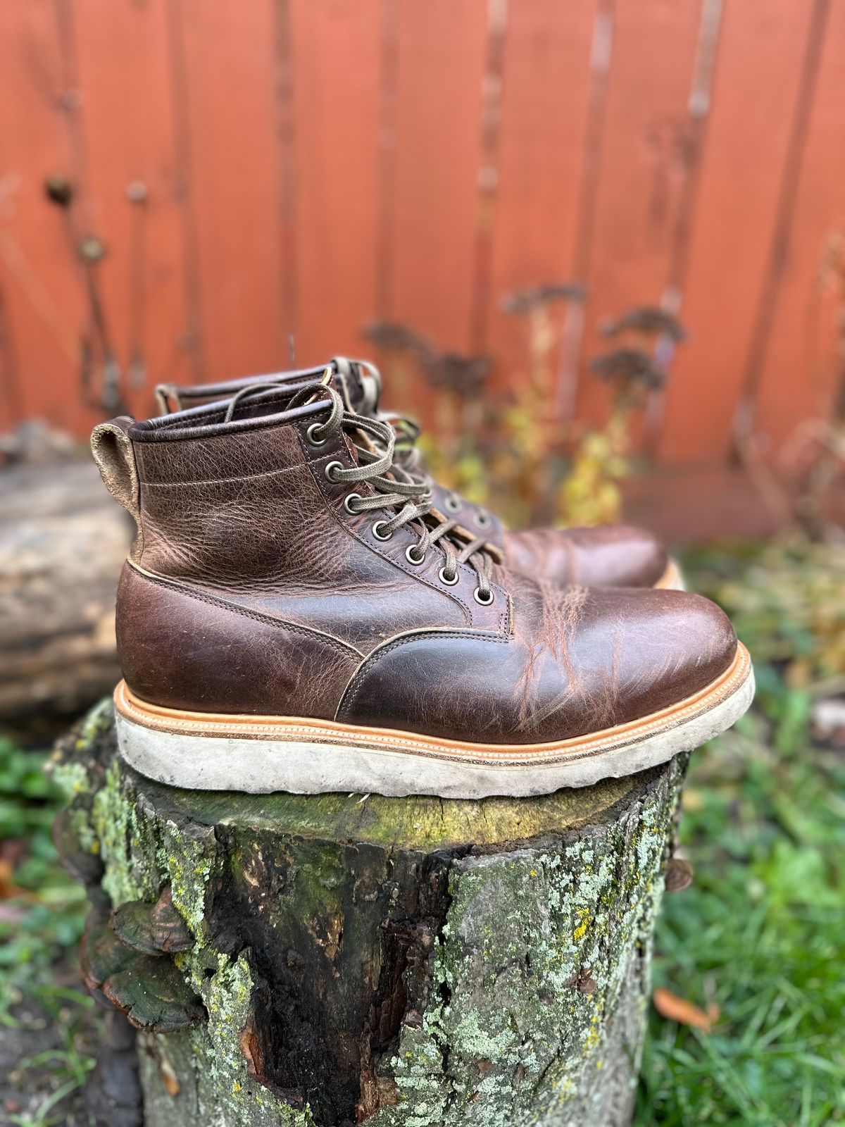 Photo by pesayerm on December 5, 2023 of the Viberg Scout Boot in Horween Rowdy Dachshund.