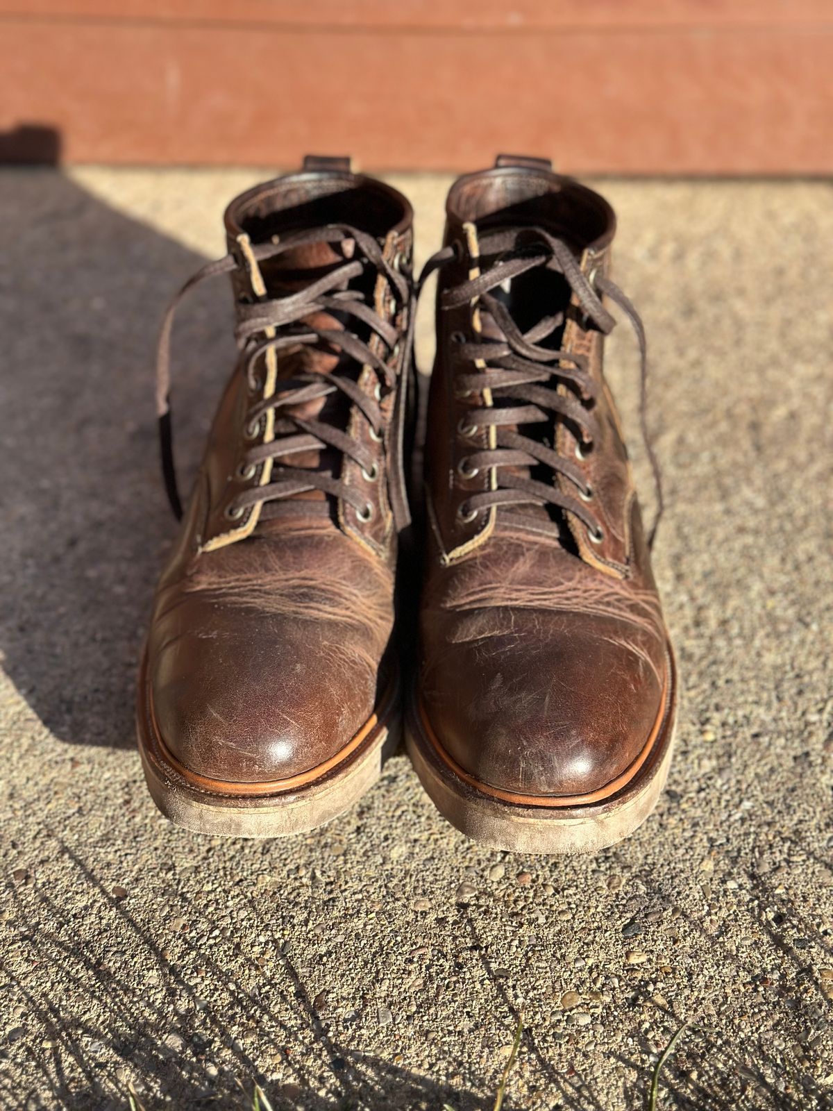 Photo by pesayerm on February 4, 2024 of the Viberg Scout Boot in Horween Rowdy Dachshund.