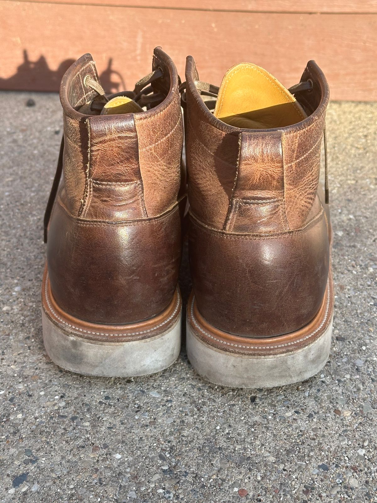 Photo by pesayerm on March 3, 2024 of the Viberg Scout Boot in Horween Rowdy Dachshund.