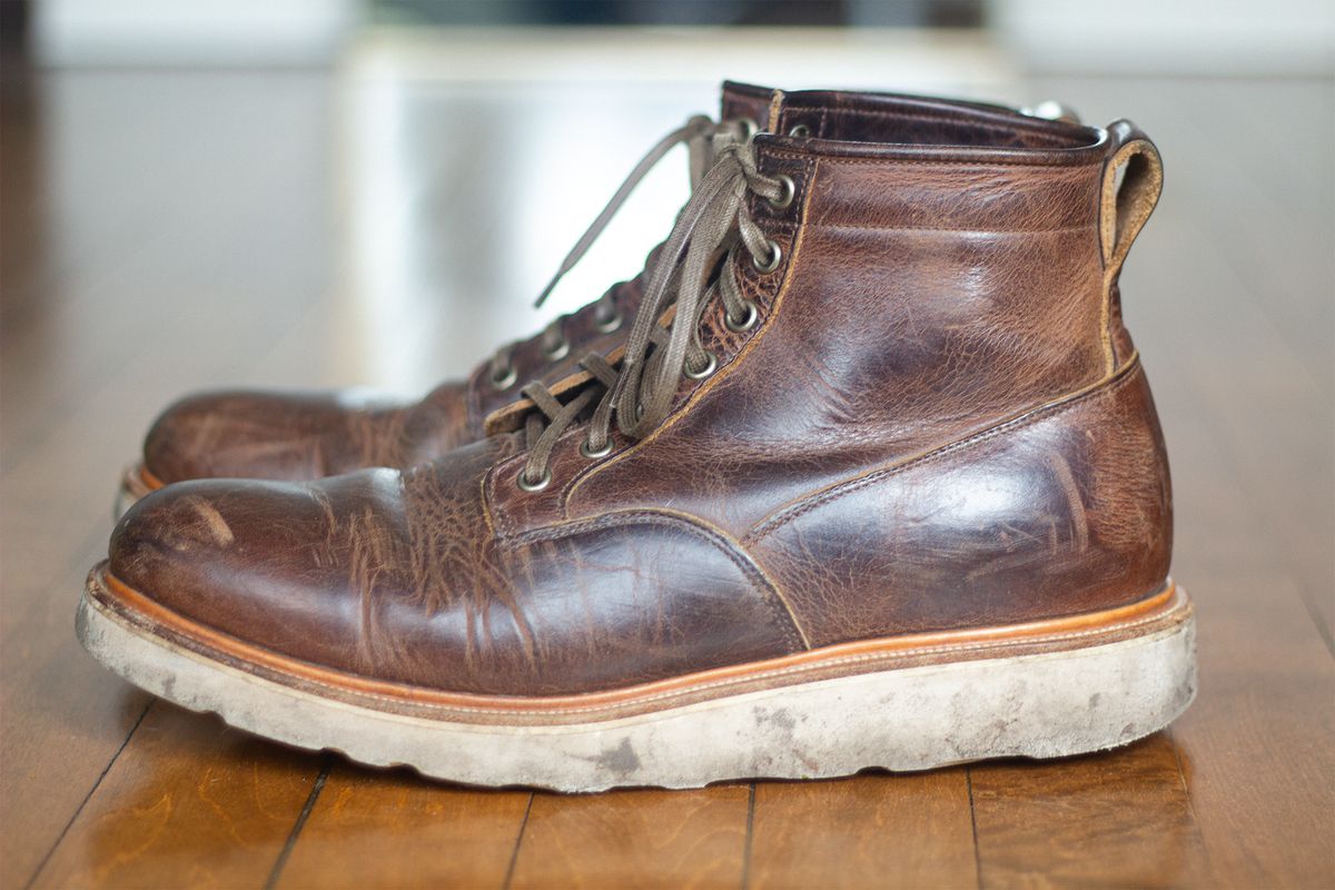 Photo by pesayerm on April 5, 2024 of the Viberg Scout Boot in Horween Rowdy Dachshund.