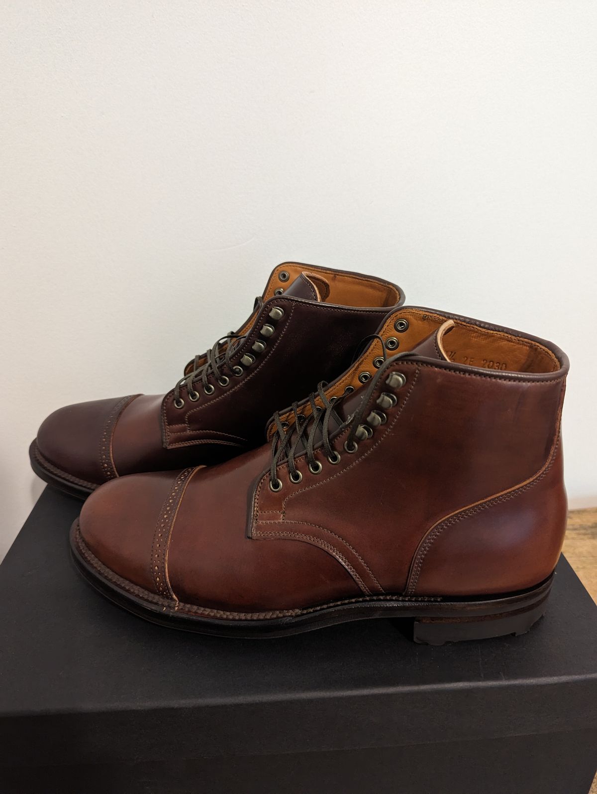 Photo by funfetti on October 1, 2023 of the Viberg Service Boot BCT in Horween Color 4 Shell Cordovan.