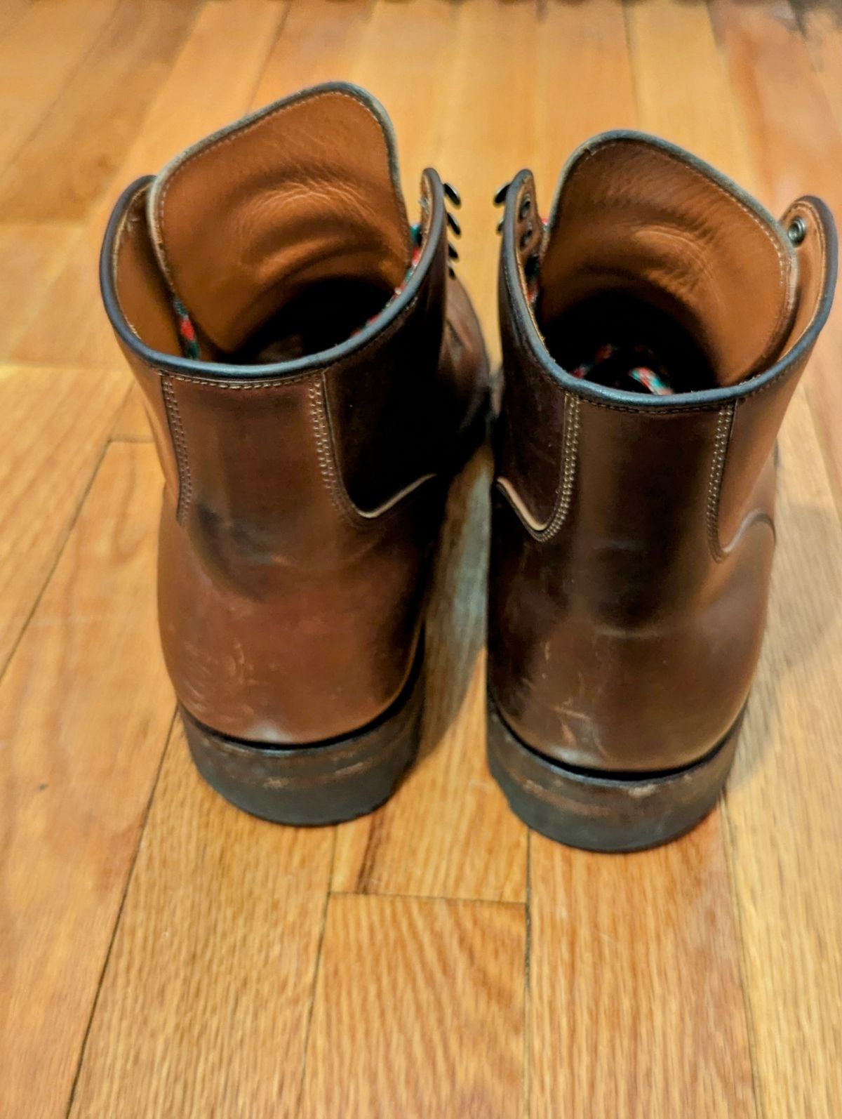 Photo by funfetti on December 4, 2023 of the Viberg Service Boot BCT in Horween Color 4 Shell Cordovan.