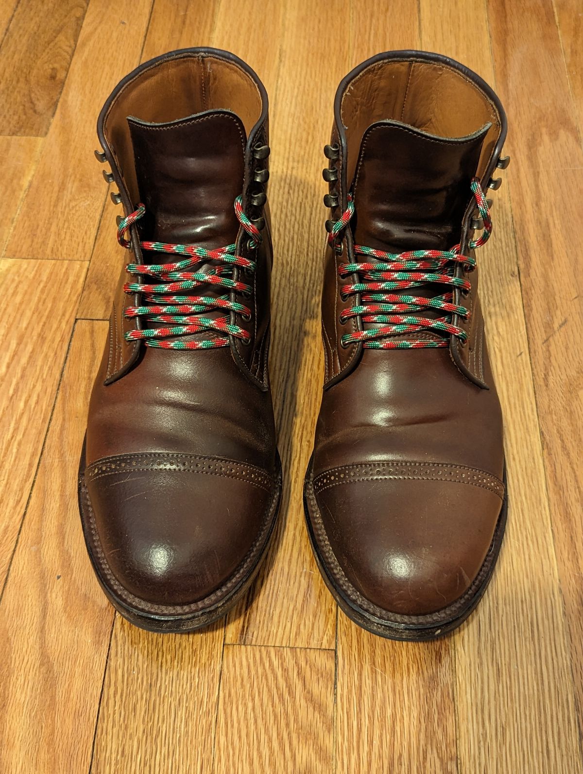 Photo by funfetti on December 4, 2023 of the Viberg Service Boot BCT in Horween Color 4 Shell Cordovan.