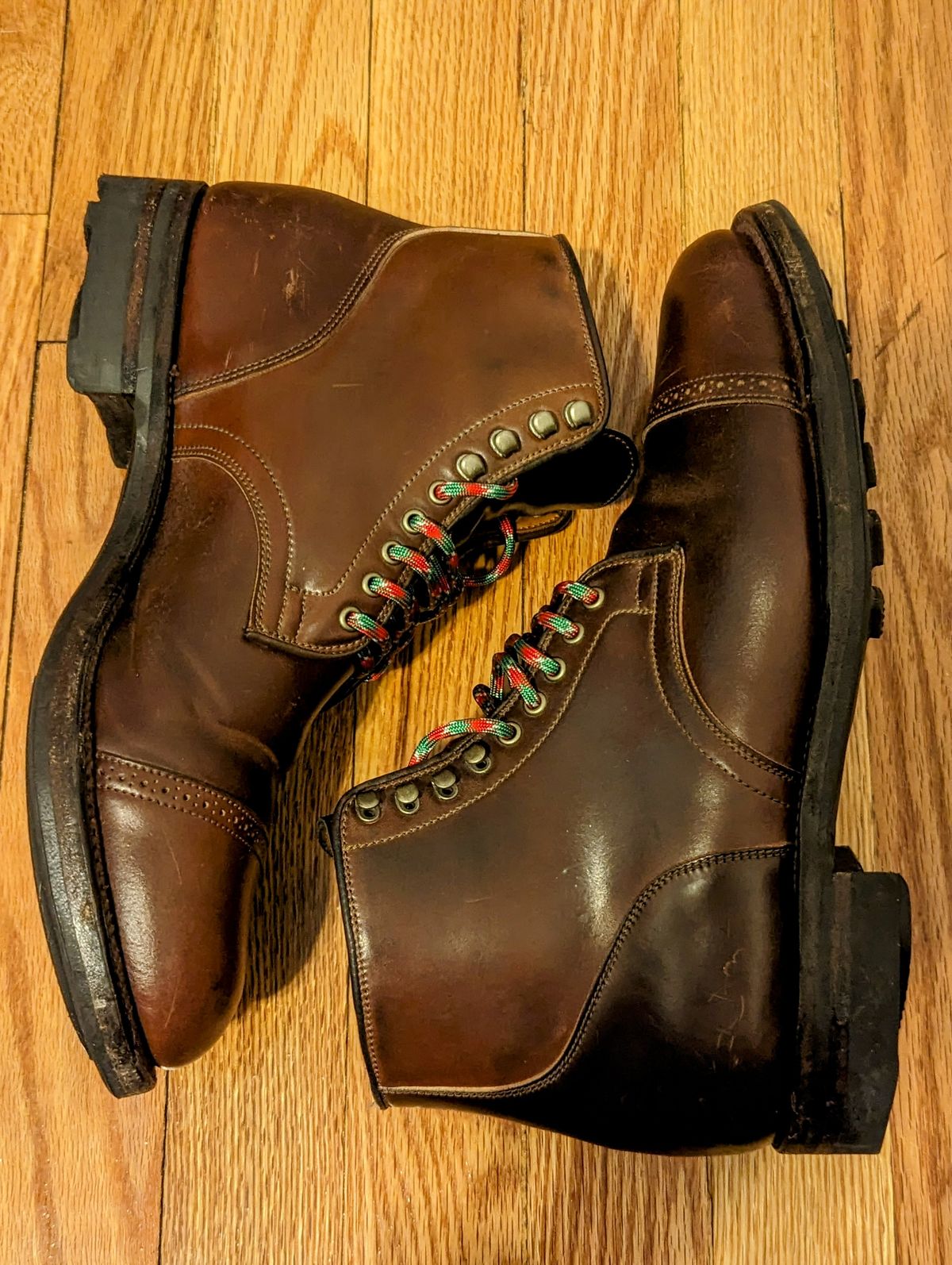Photo by funfetti on December 4, 2023 of the Viberg Service Boot BCT in Horween Color 4 Shell Cordovan.