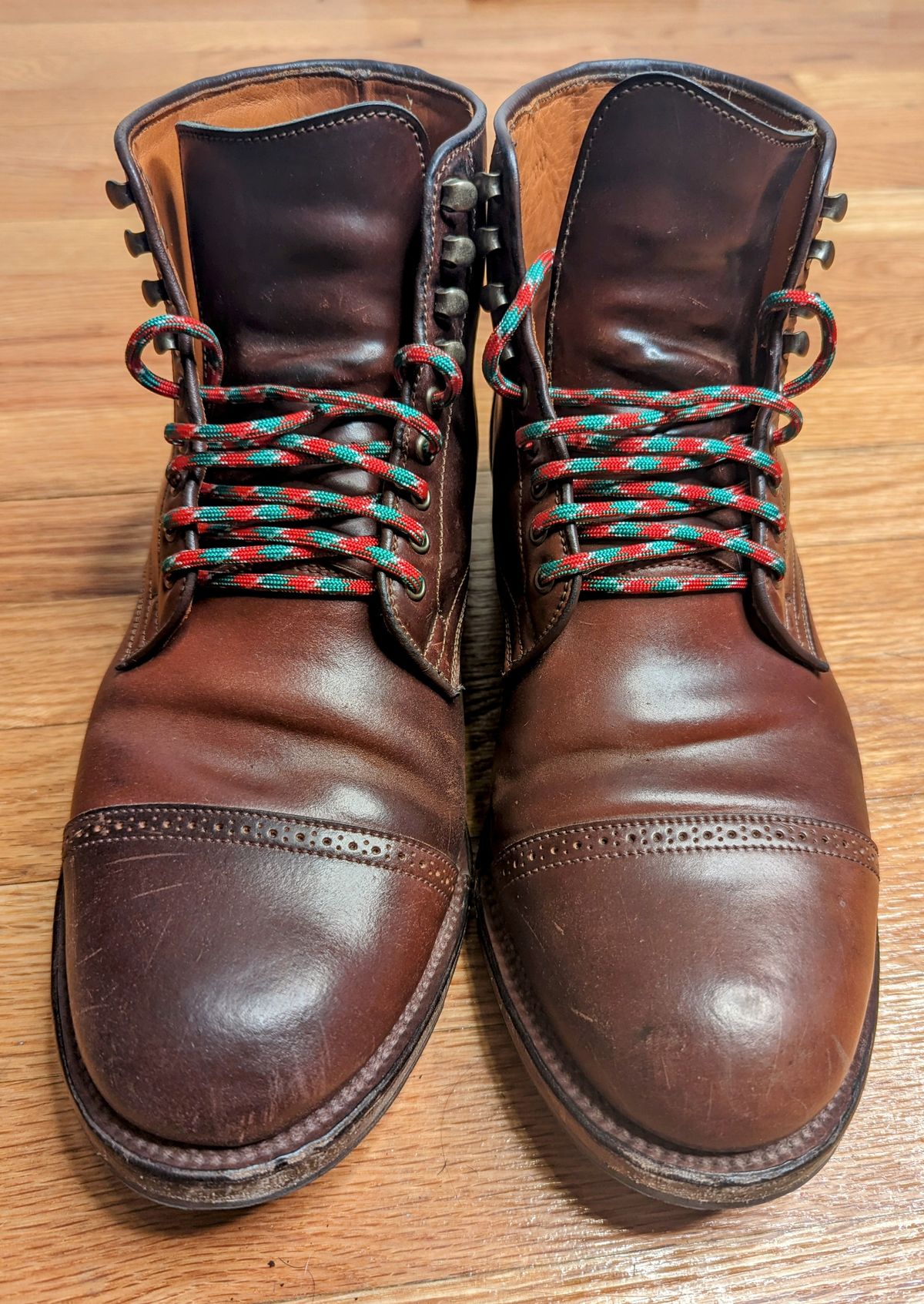 Photo by funfetti on January 1, 2024 of the Viberg Service Boot BCT in Horween Color 4 Shell Cordovan.