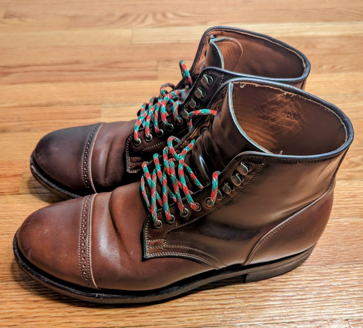 Photo by funfetti on January 1, 2024 of the Viberg Service Boot BCT in Horween Color 4 Shell Cordovan.