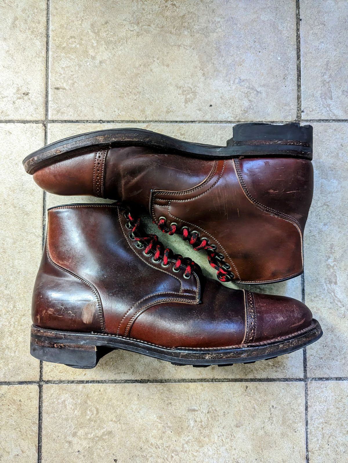 Photo by funfetti on February 4, 2024 of the Viberg Service Boot BCT in Horween Color 4 Shell Cordovan.