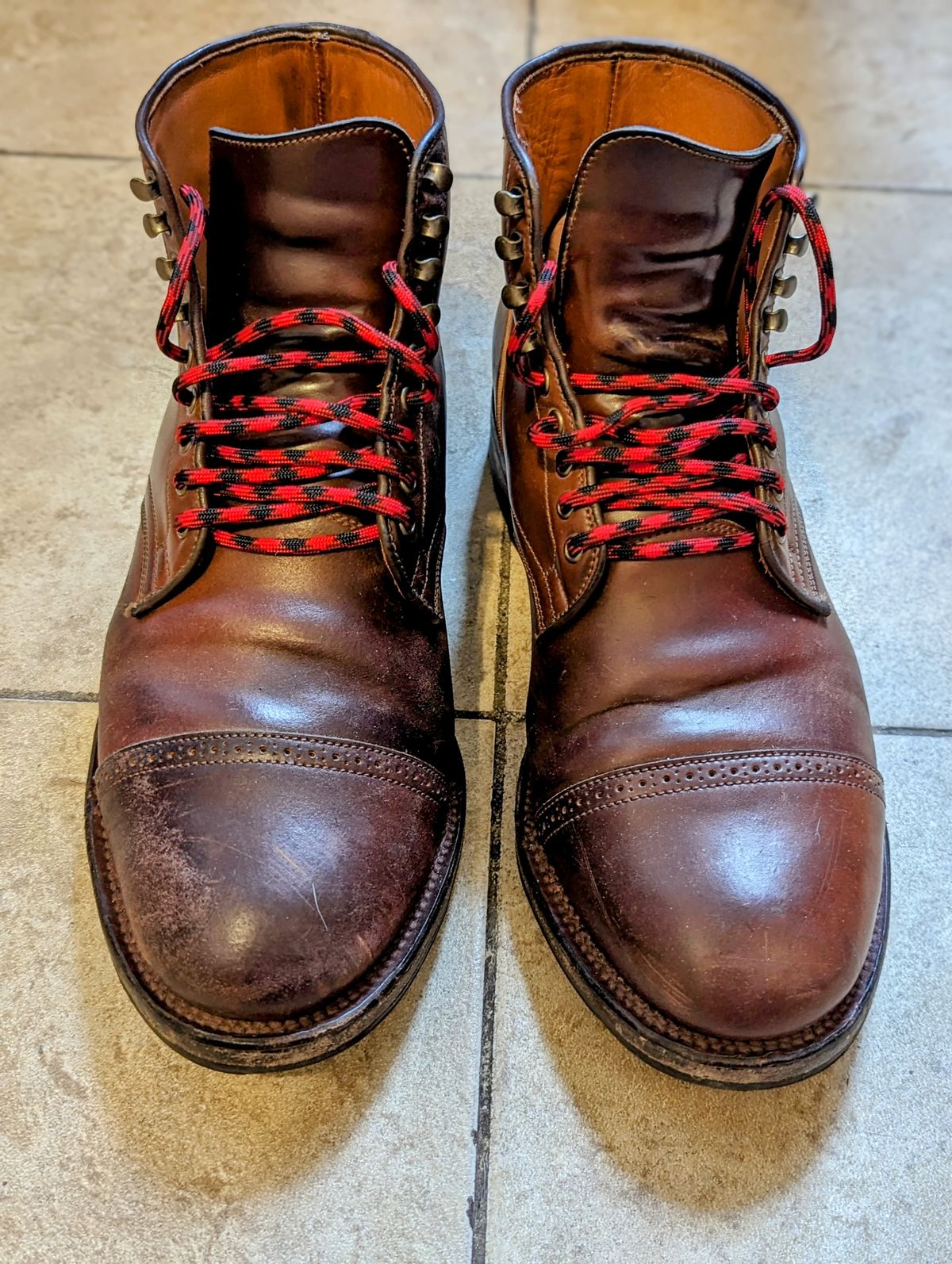 Photo by funfetti on March 6, 2024 of the Viberg Service Boot BCT in Horween Color 4 Shell Cordovan.