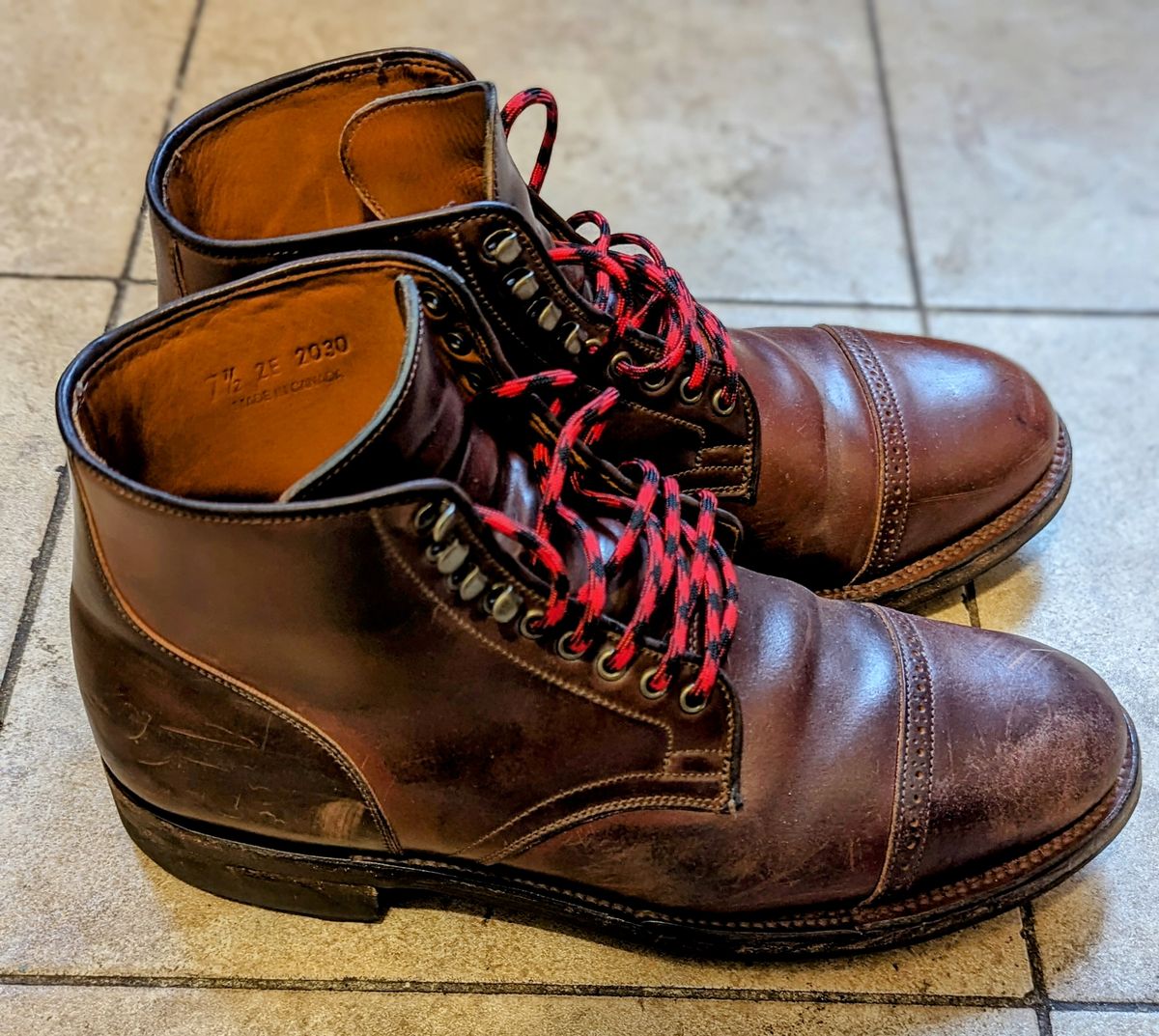 Photo by funfetti on March 6, 2024 of the Viberg Service Boot BCT in Horween Color 4 Shell Cordovan.
