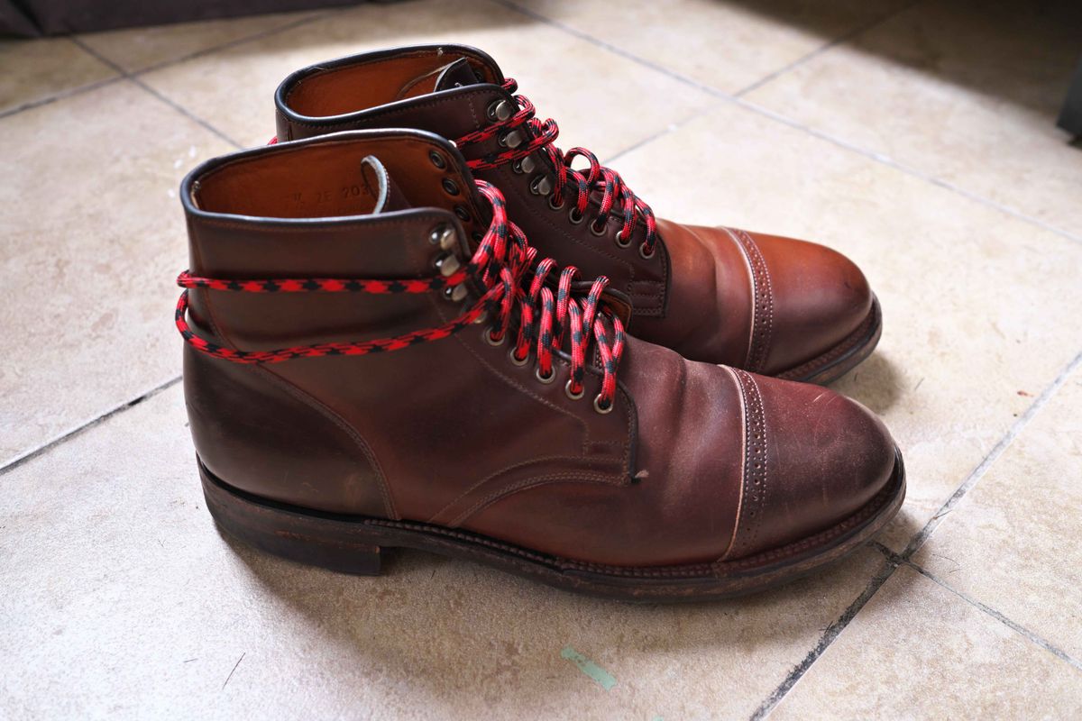 Photo by funfetti on April 4, 2024 of the Viberg Service Boot BCT in Horween Color 4 Shell Cordovan.