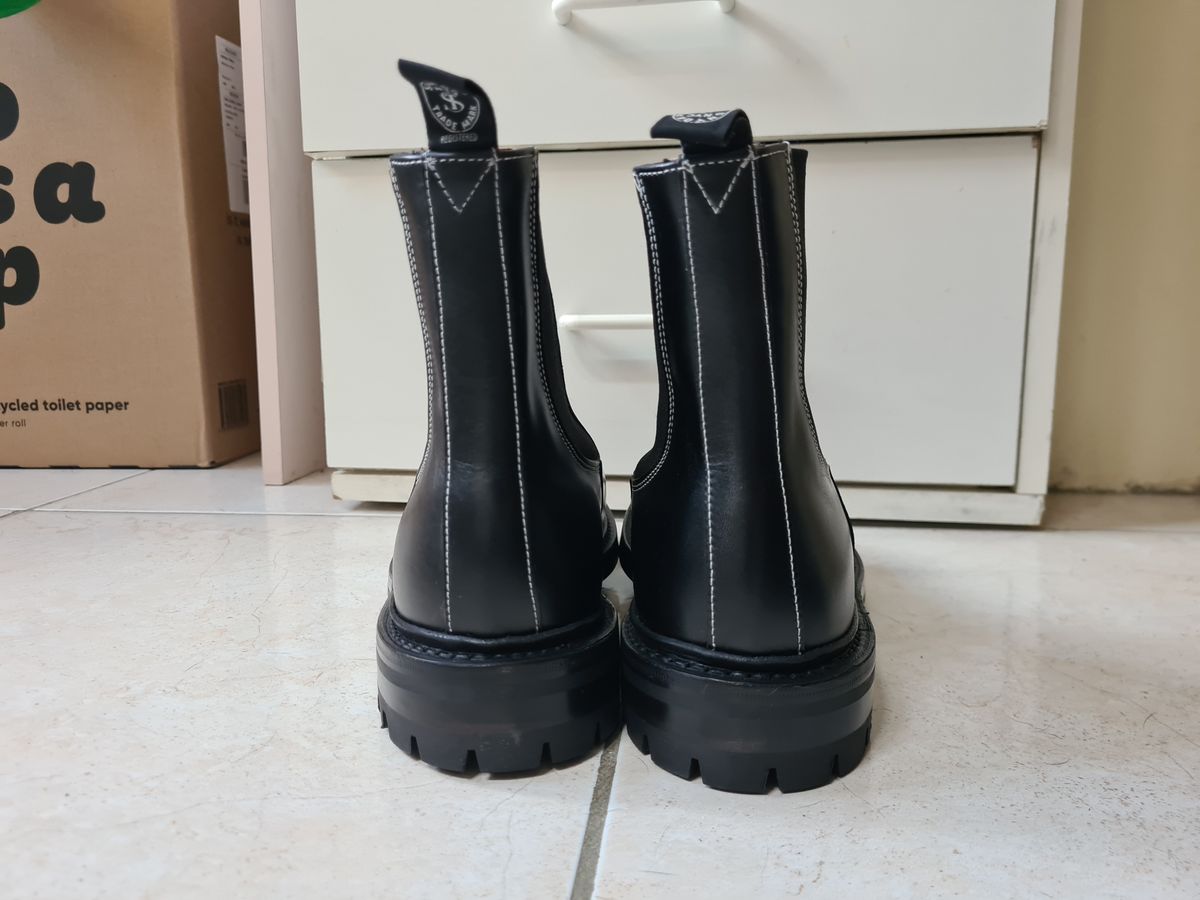 Photo by ChuckTales on October 1, 2022 of the Tricker's Stephen Chelsea Boot in Black Calf.