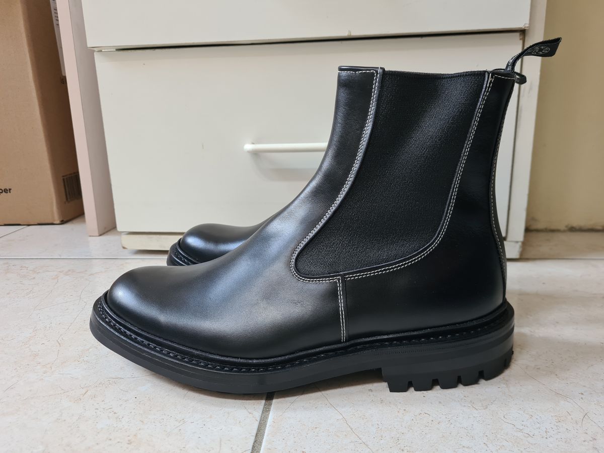 Photo by ChuckTales on October 1, 2022 of the Tricker's Stephen Chelsea Boot in Black Calf.